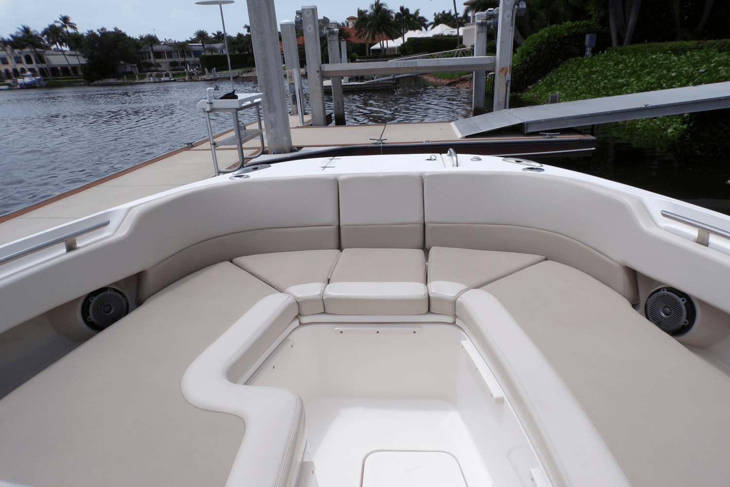 2017 Boston Whaler 320 VANTAGE Image Thumbnail #47