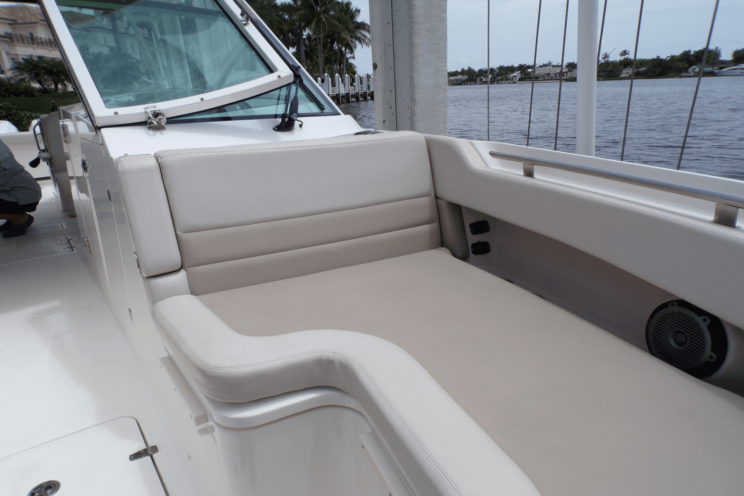 2017 Boston Whaler 320 VANTAGE Image Thumbnail #48