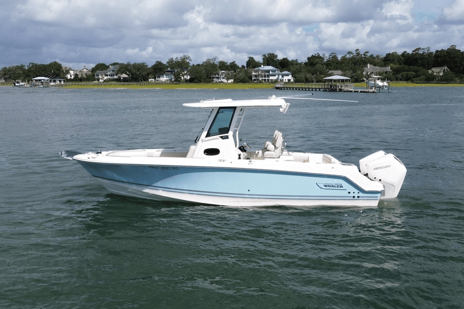 2024 Boston Whaler 250 OUTRAGE Image Thumbnail #2