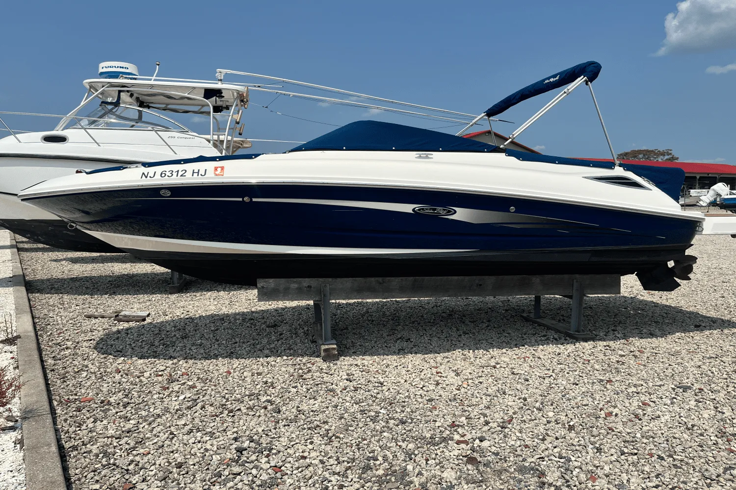 2017 Sea Ray SDX 220 Image Thumbnail #0