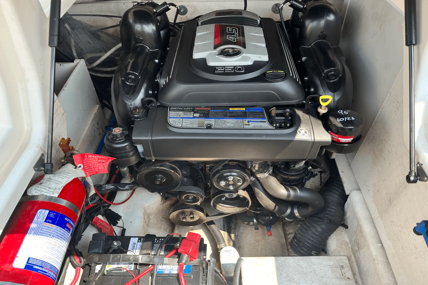 2017 Sea Ray SDX 220 Image Thumbnail #3