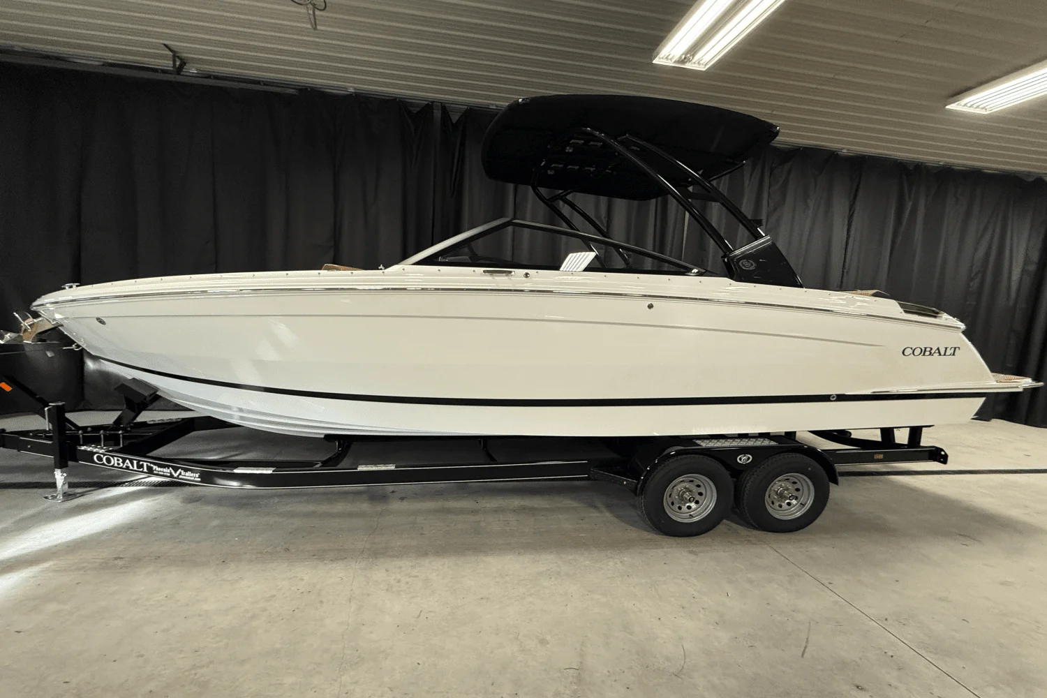 2025 Cobalt R8 Image Thumbnail #0