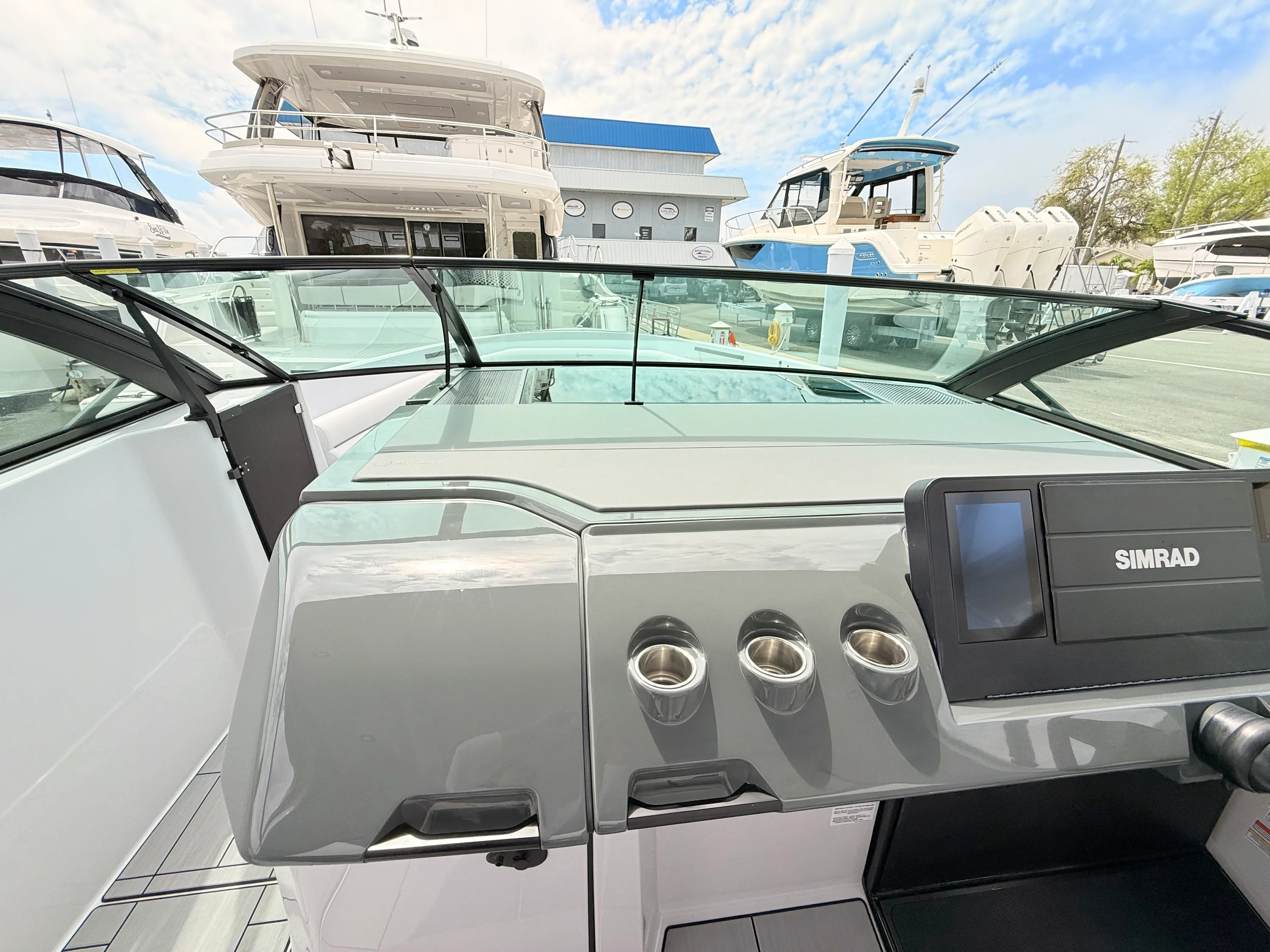 2025 Aviara AV40 Outboard Image Thumbnail #52