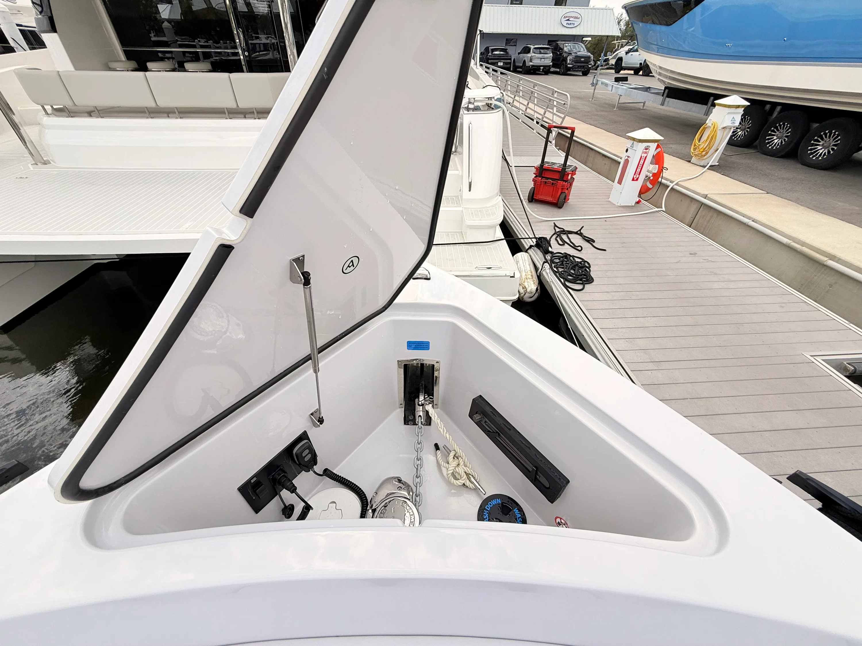 2025 Aviara AV40 Outboard Image Thumbnail #41