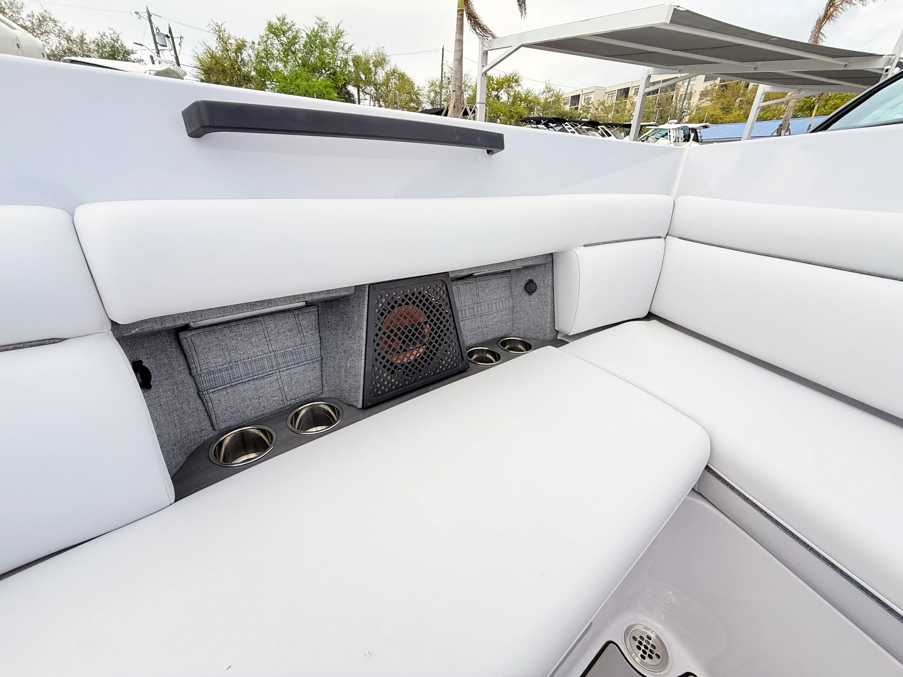 2025 Aviara AV40 Outboard Image Thumbnail #43