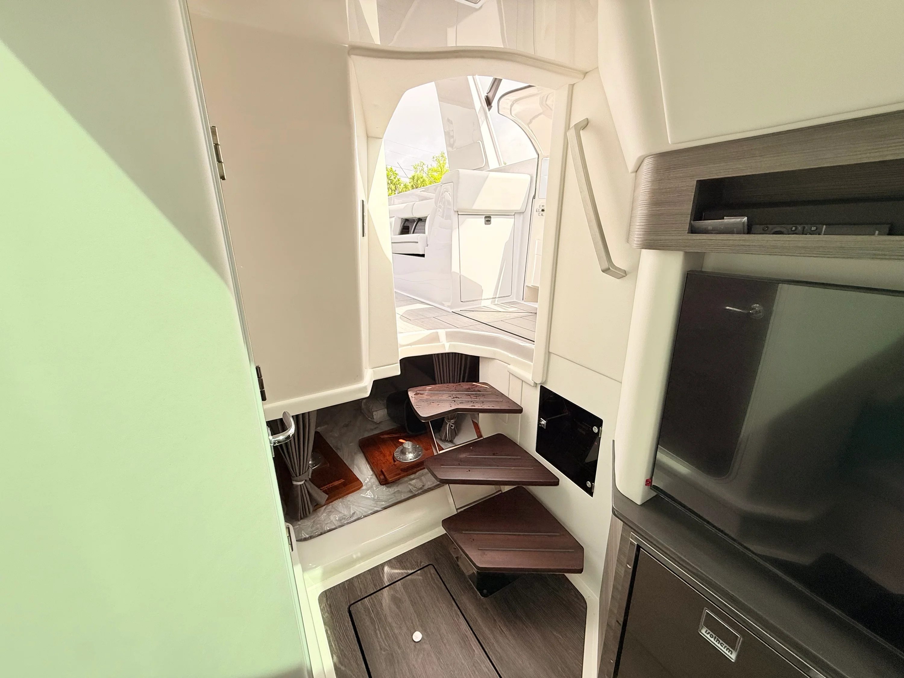 2025 Aviara AV40 Outboard Image Thumbnail #55