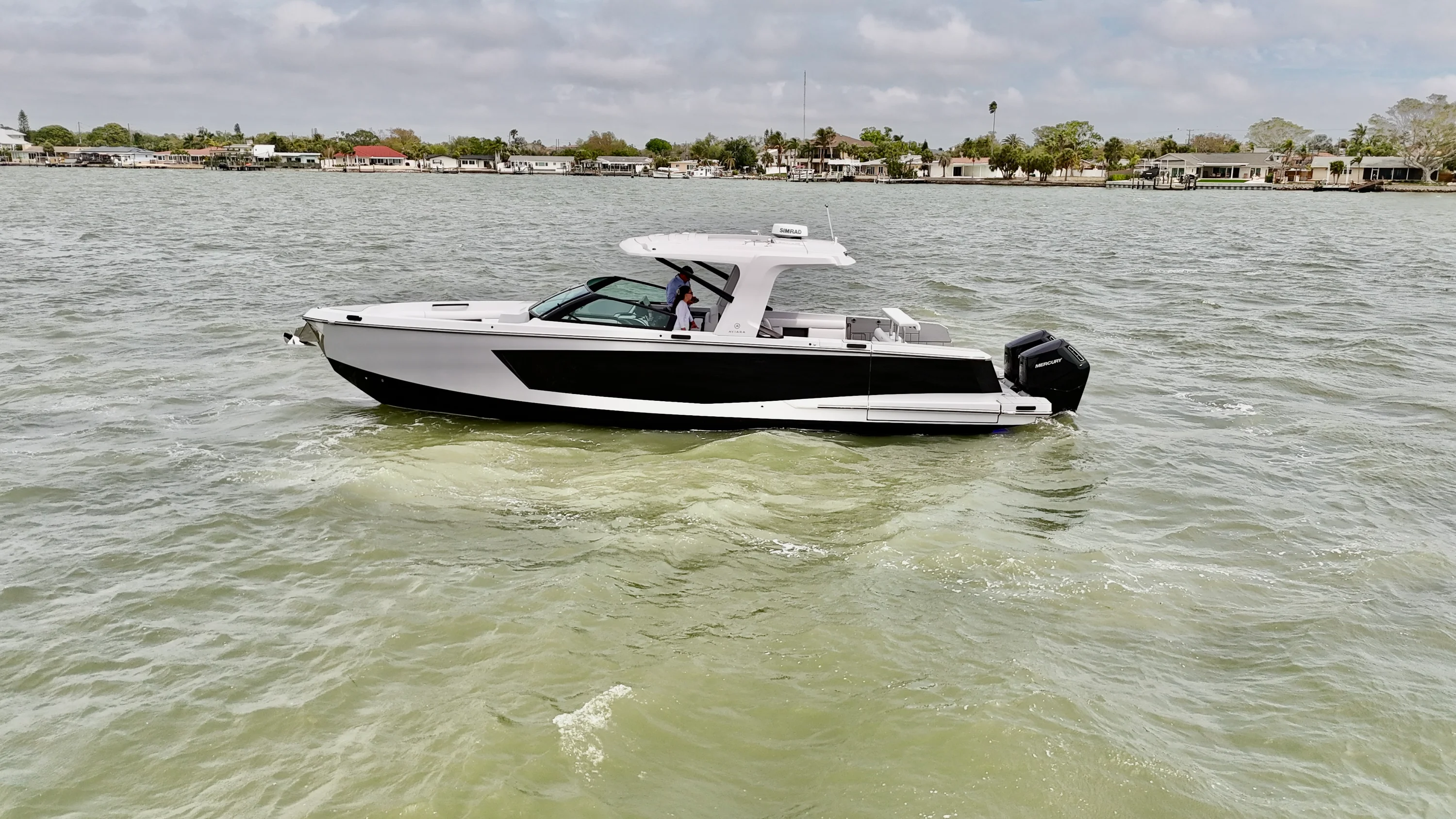 2025 Aviara AV40 Outboard Image Thumbnail #17