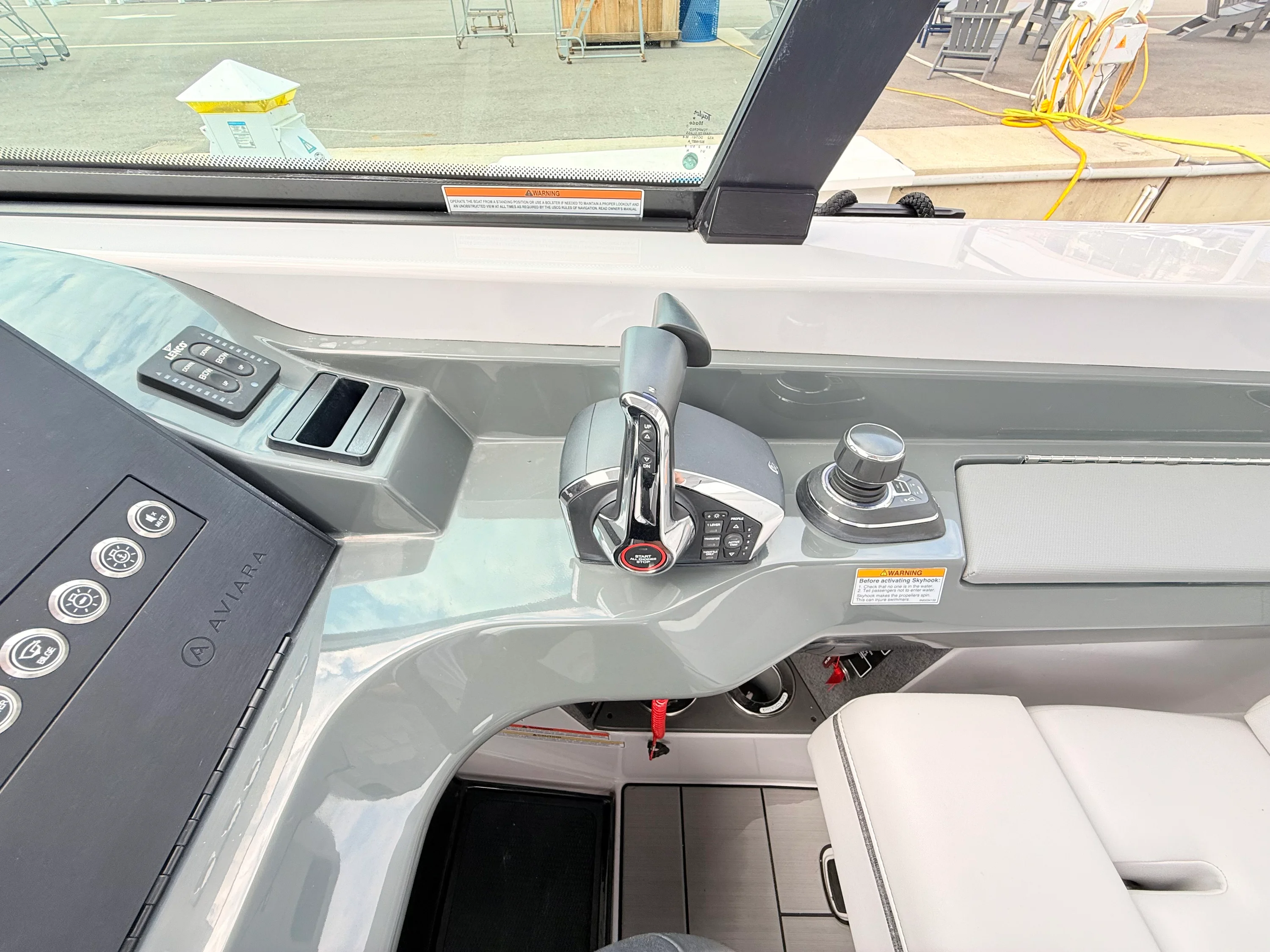 2025 Aviara AV40 Outboard Image Thumbnail #48