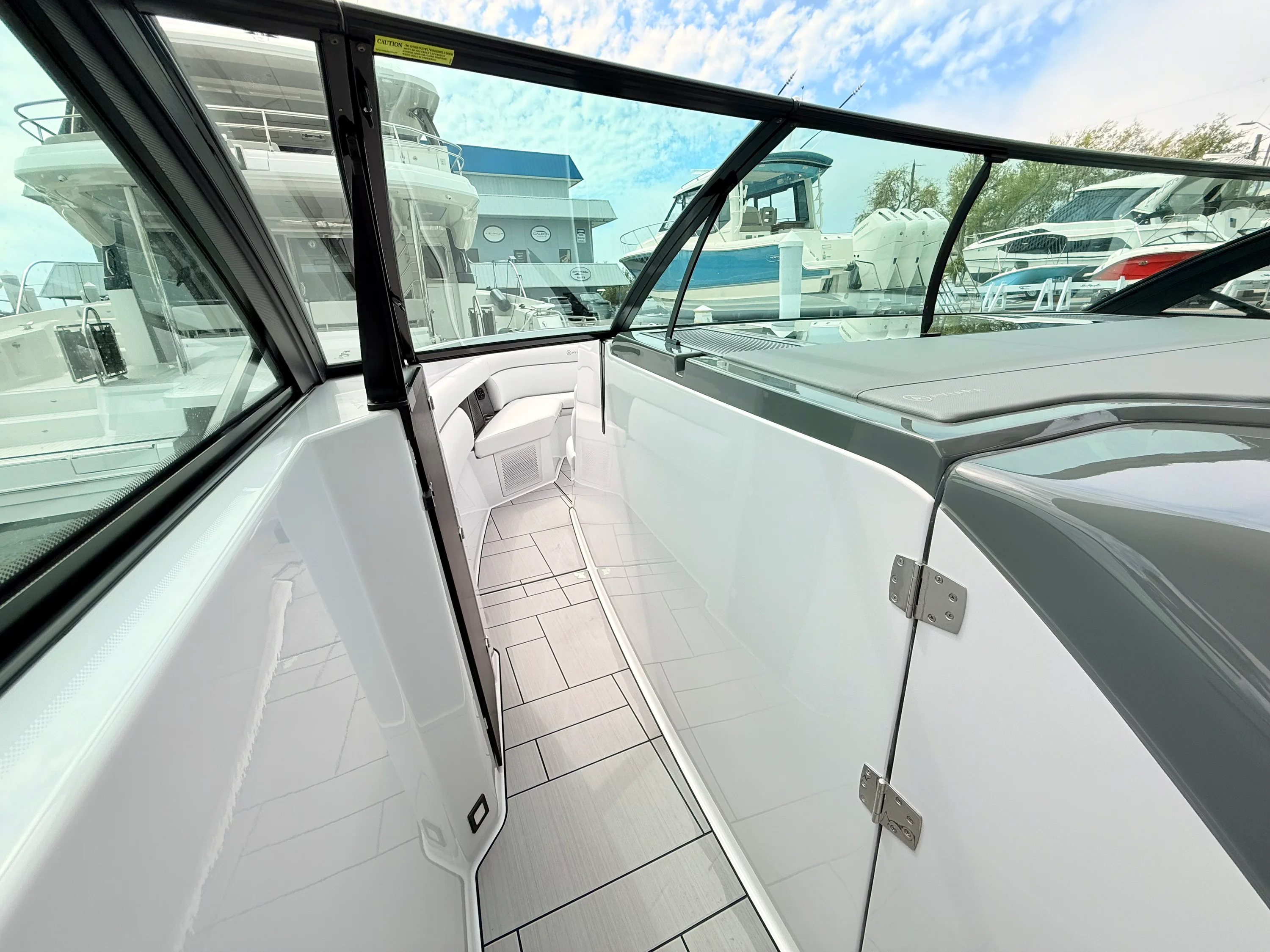 2025 Aviara AV40 Outboard Image Thumbnail #51