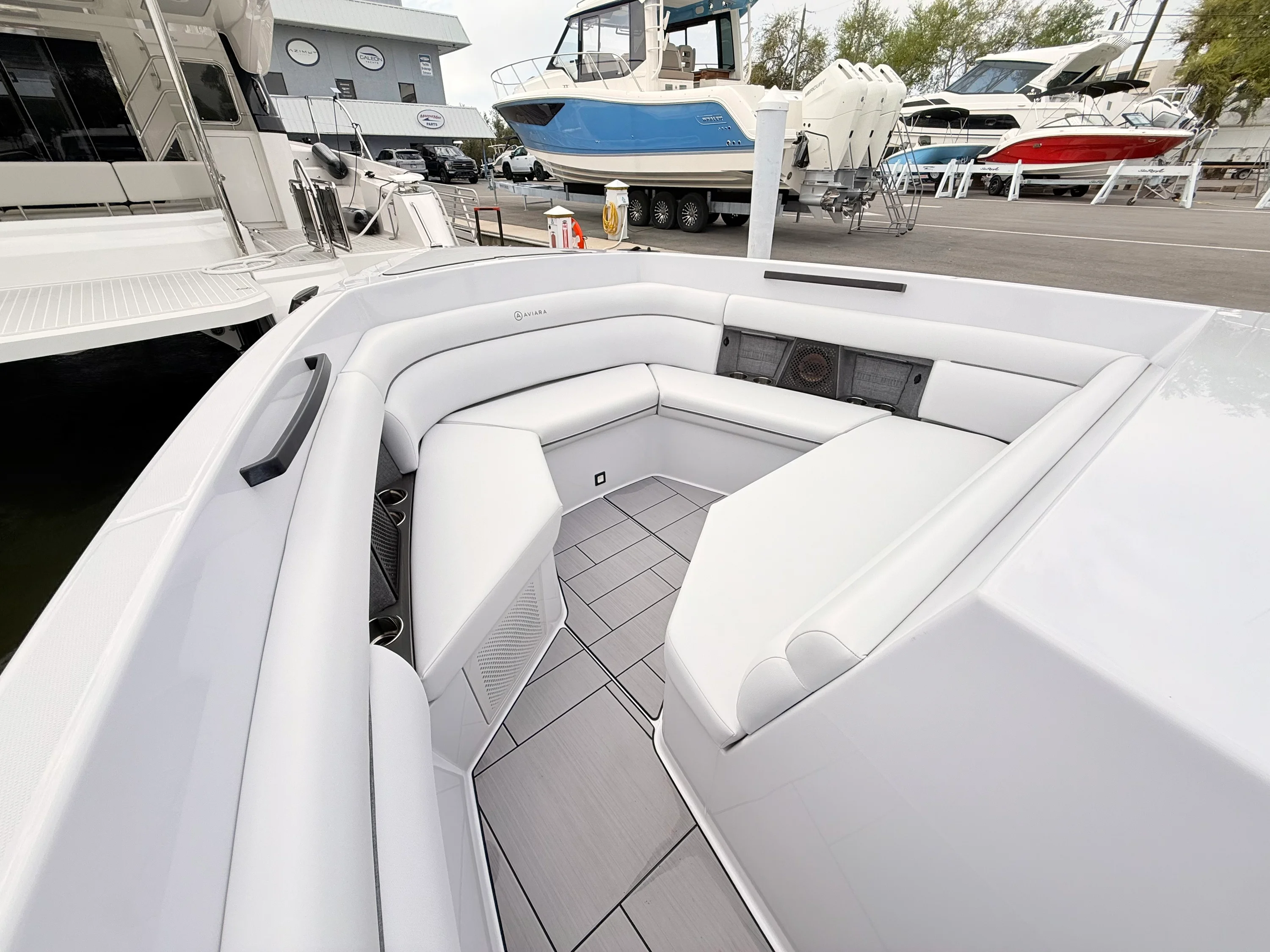 2025 Aviara AV40 Outboard Image Thumbnail #35