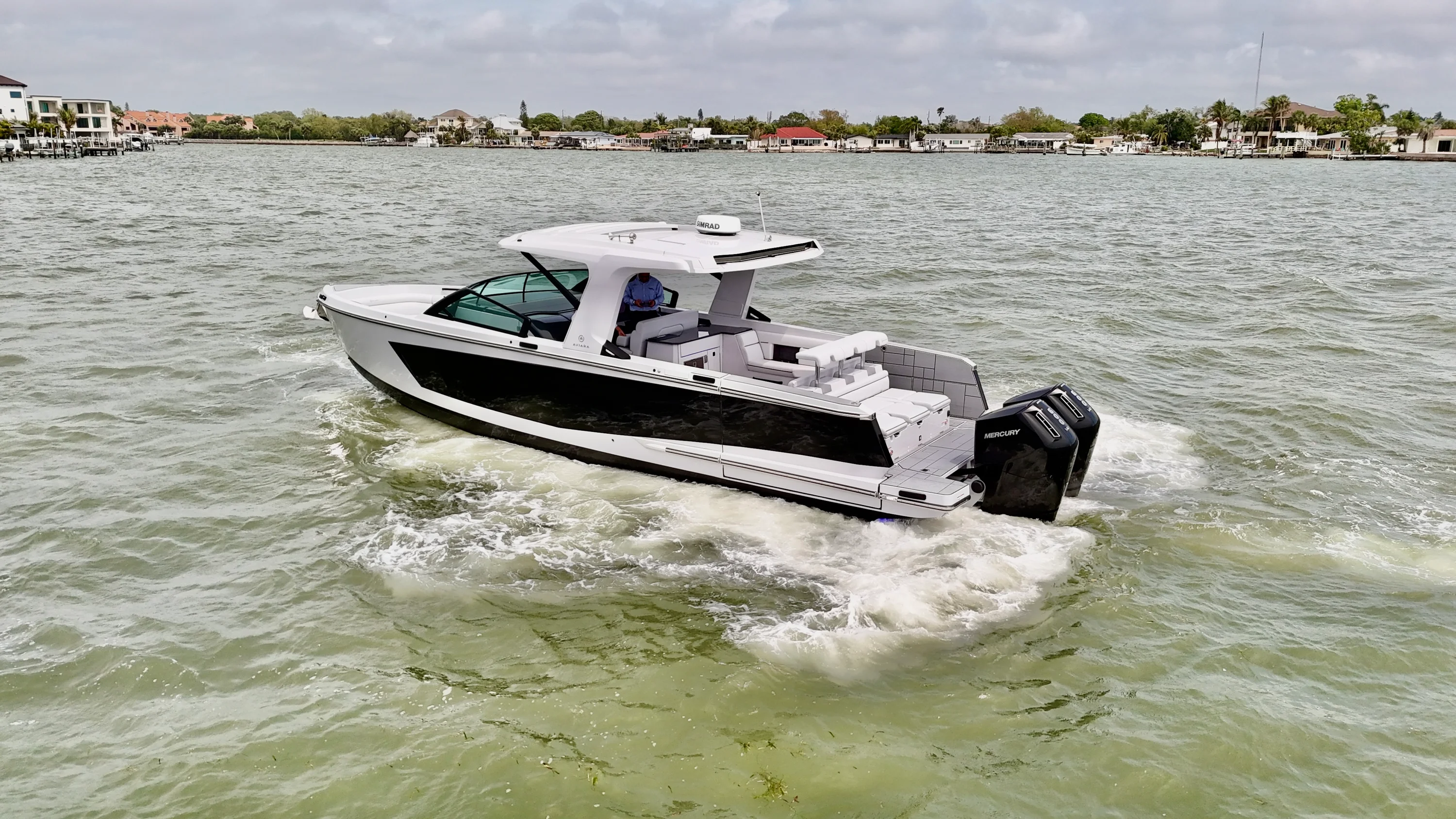 2025 Aviara AV40 Outboard Image Thumbnail #16