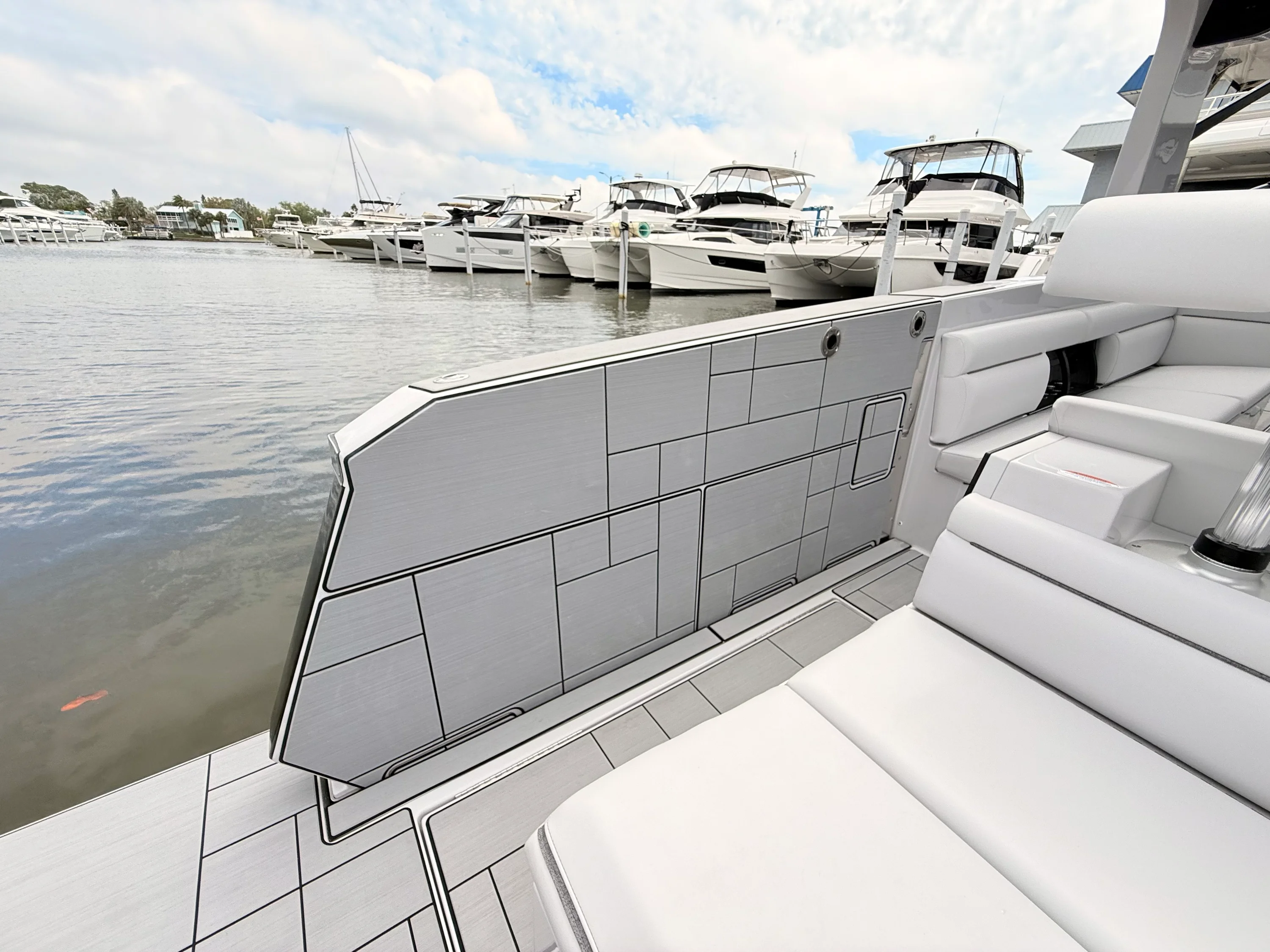 2025 Aviara AV40 Outboard Image Thumbnail #32