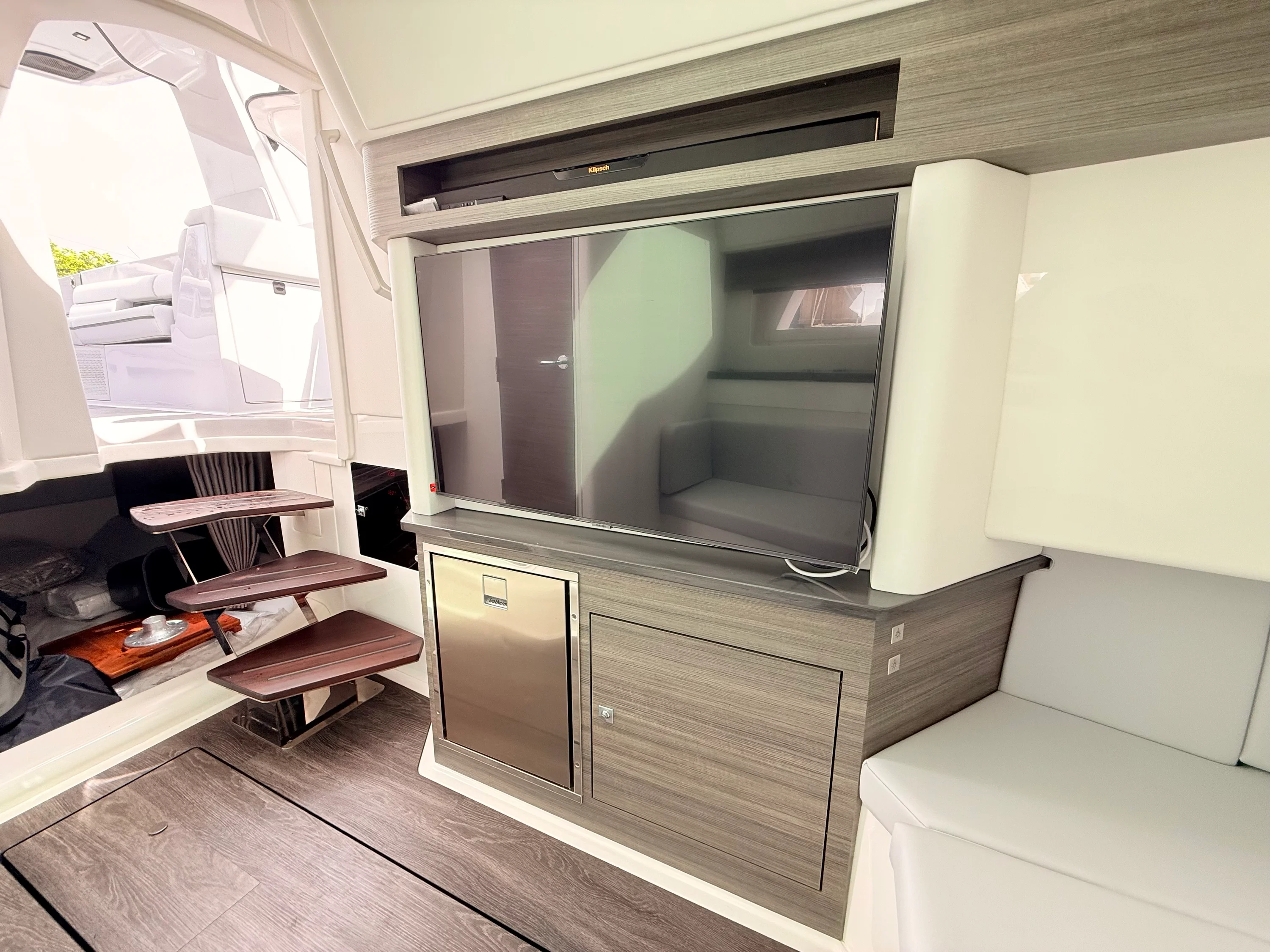 2025 Aviara AV40 Outboard Image Thumbnail #56