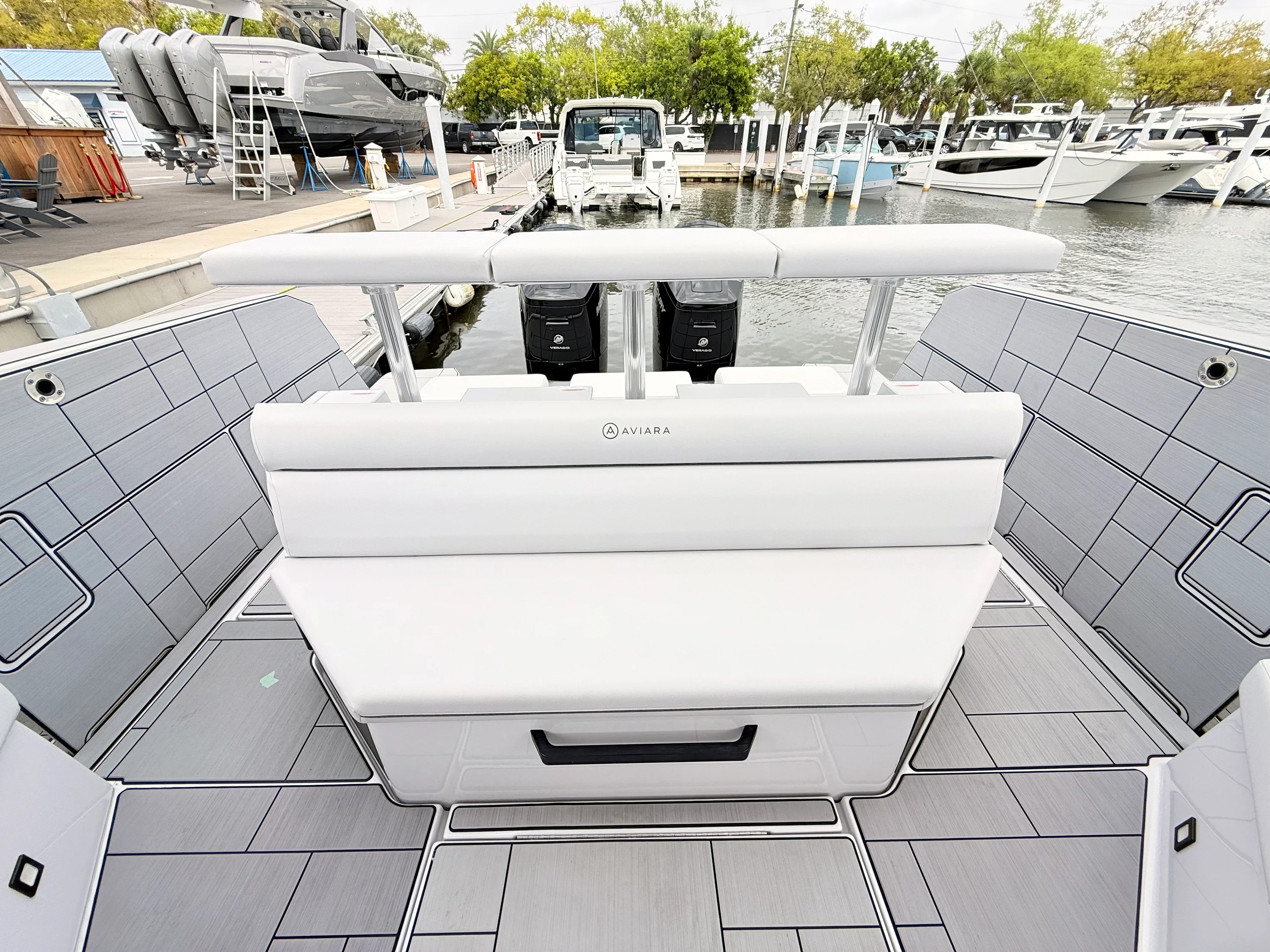 2025 Aviara AV40 Outboard Image Thumbnail #23