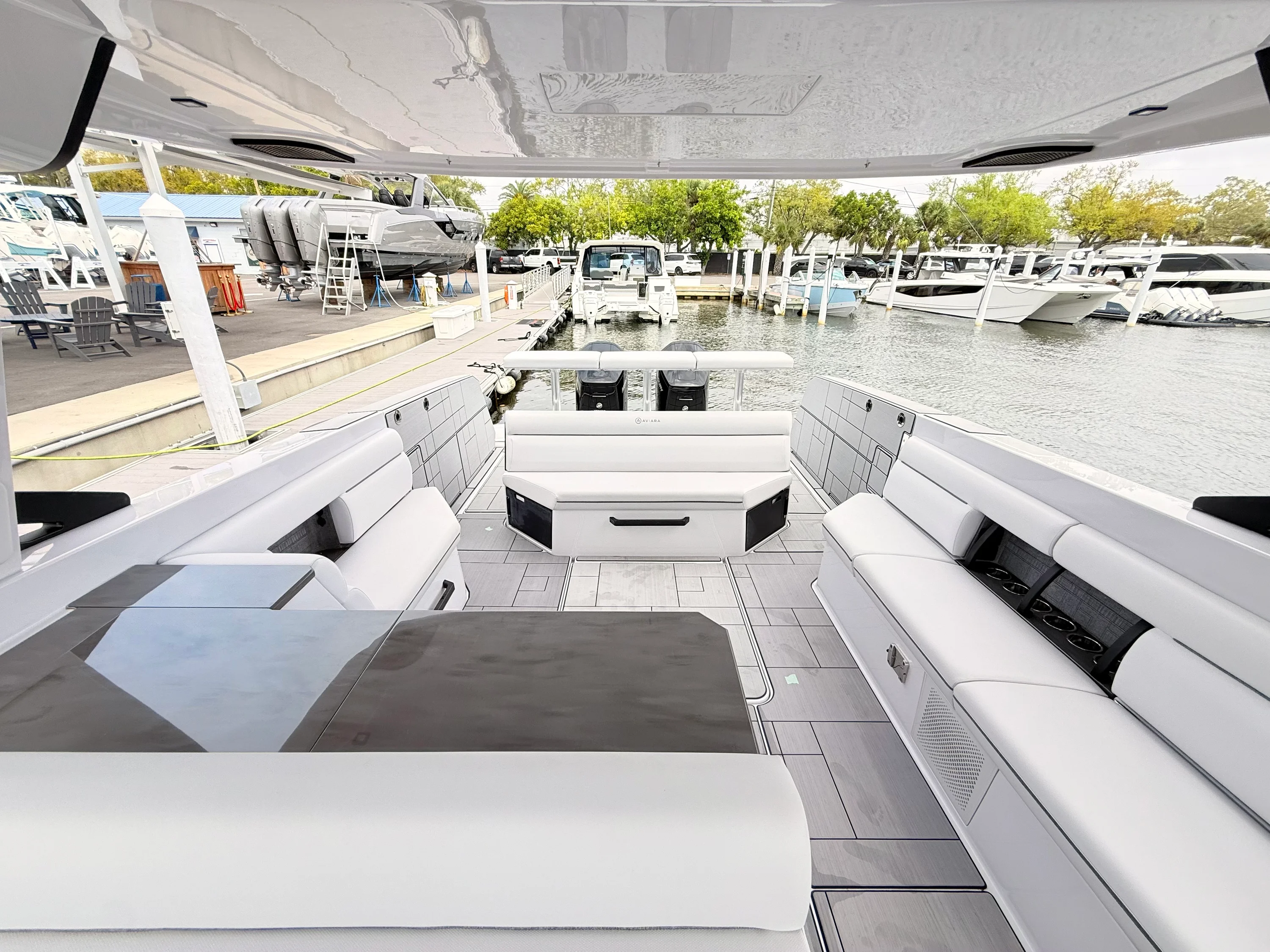 2025 Aviara AV40 Outboard Image Thumbnail #50