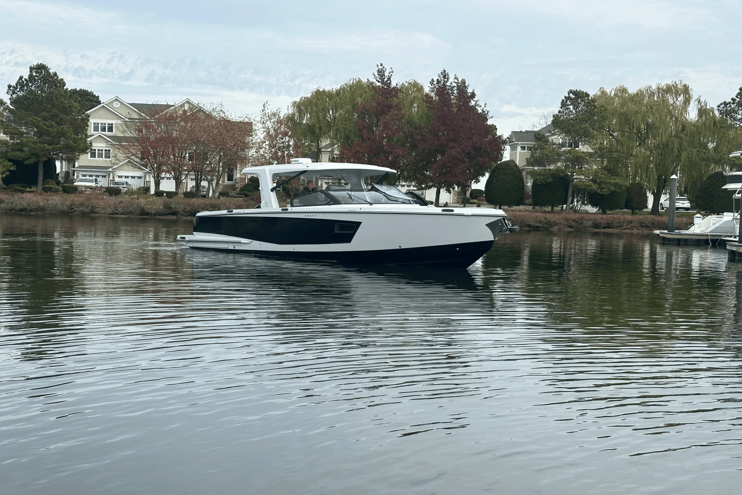 2025 Aviara AV40 Outboard Image Thumbnail #1