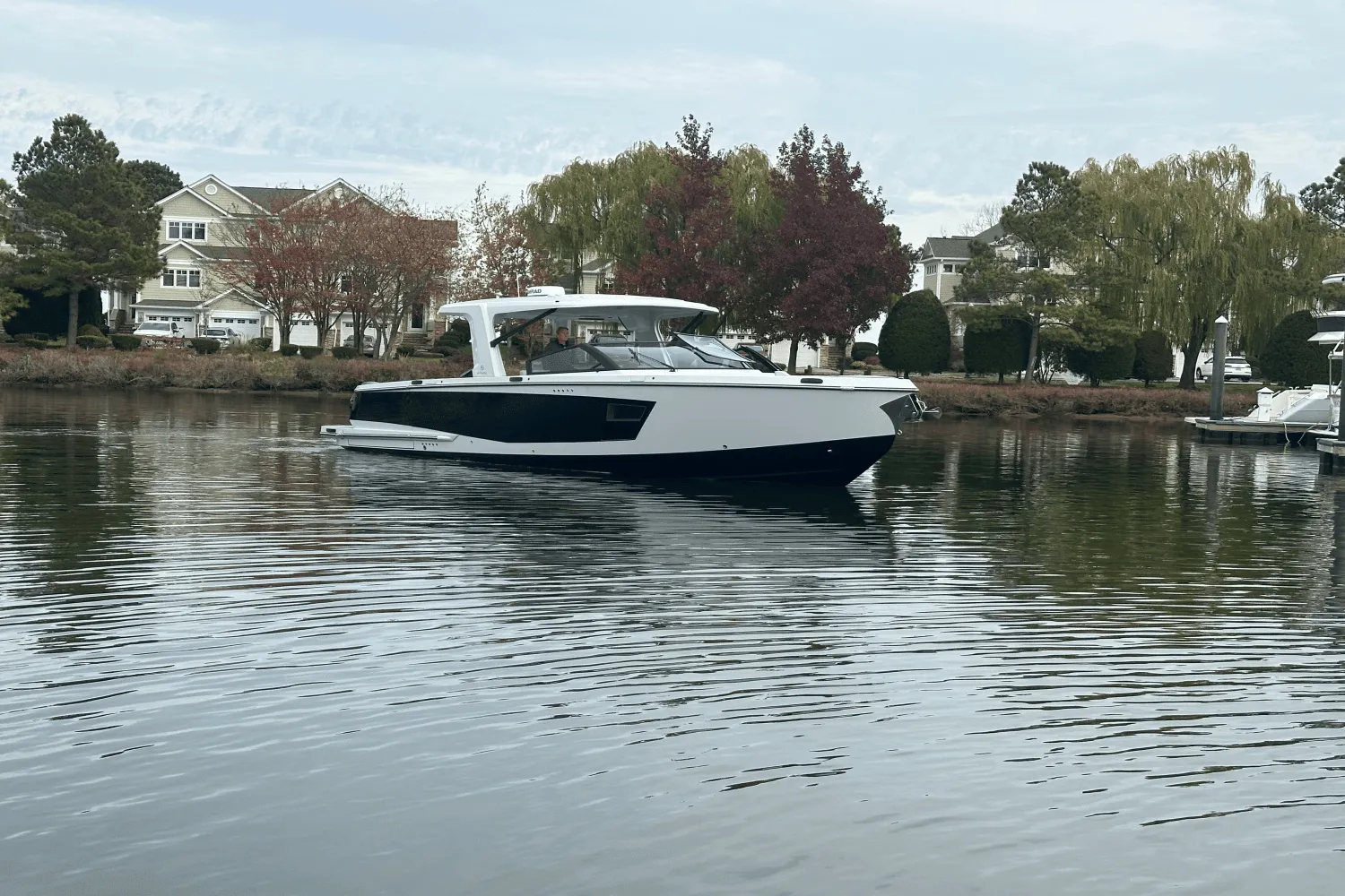 2025 Aviara AV40 Outboard Image Thumbnail #1