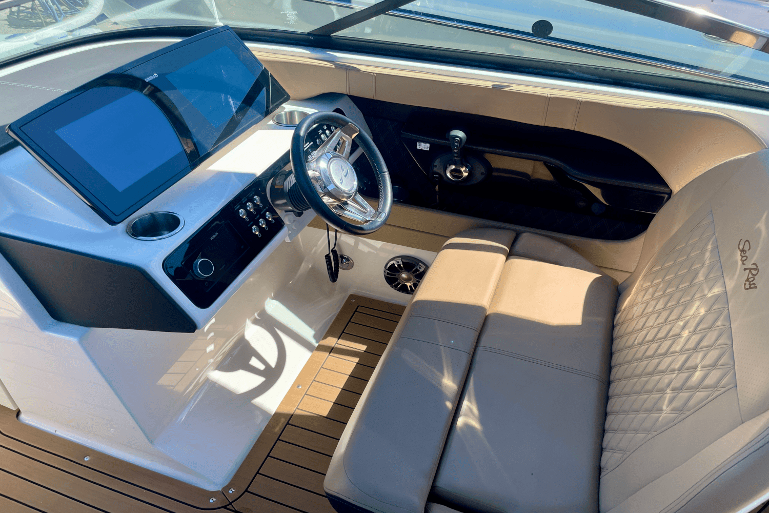 2021 Sea Ray SLX 280 Image Thumbnail #6