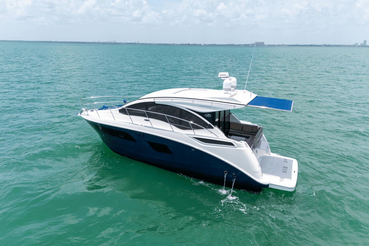 2017 Sea Ray 400 SUNDANCER Image Thumbnail #12