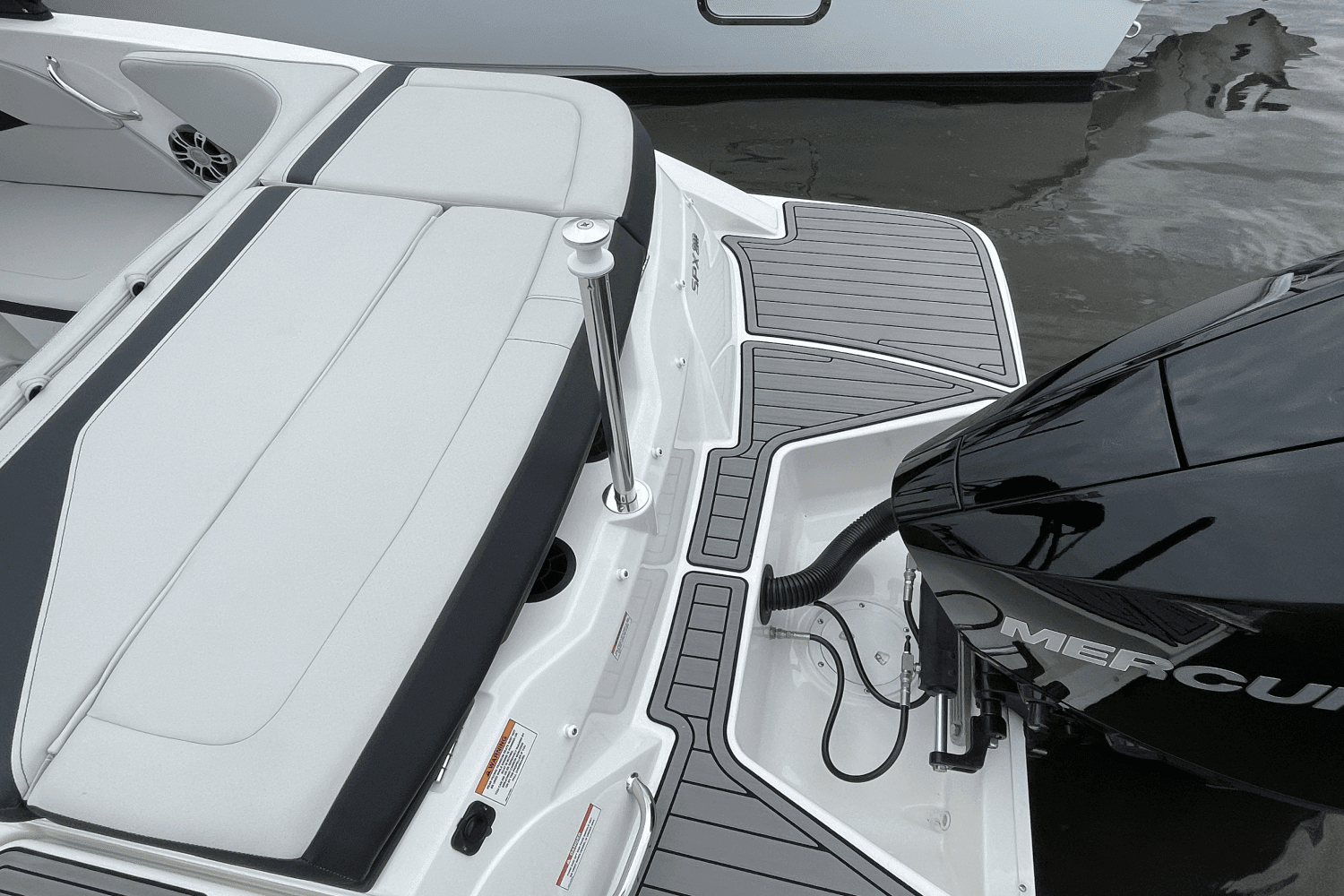 2023 Sea Ray SPX 210 Outboard Image Thumbnail #15