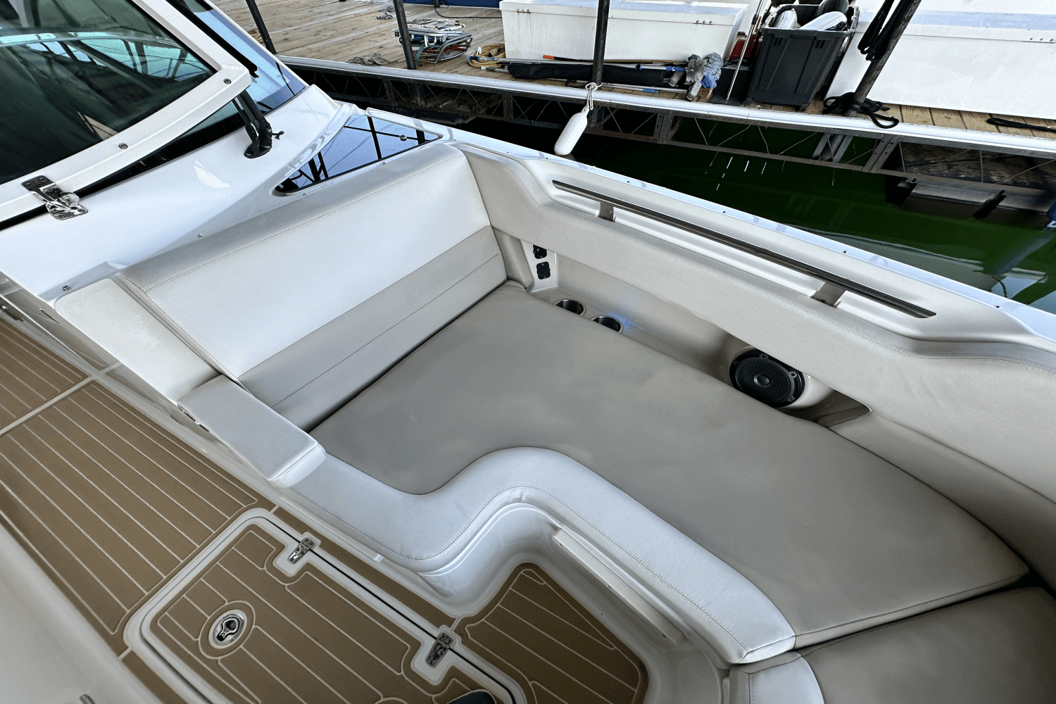 2017 Boston Whaler 320 VANTAGE Image Thumbnail #40