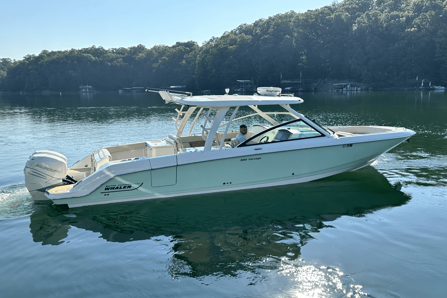 2017 Boston Whaler 320 VANTAGE Image Thumbnail #12