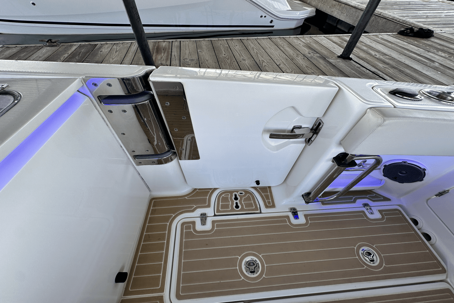 2017 Boston Whaler 320 VANTAGE Image Thumbnail #50