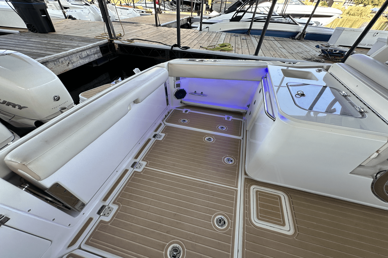 2017 Boston Whaler 320 VANTAGE Image Thumbnail #53