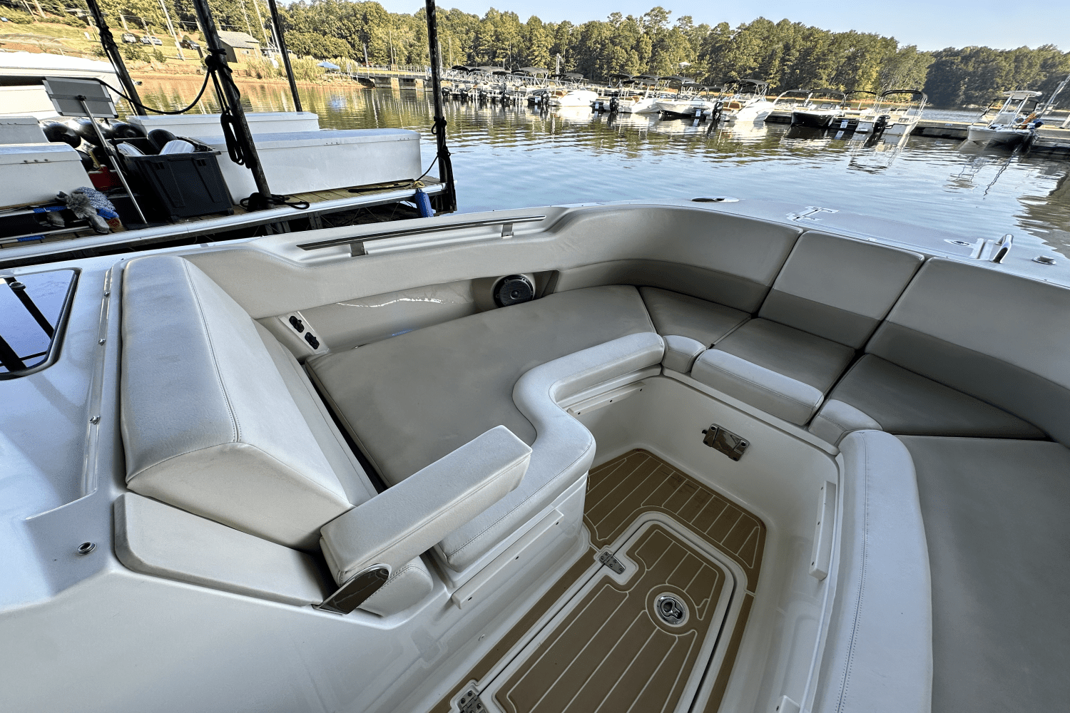 2017 Boston Whaler 320 VANTAGE Image Thumbnail #38