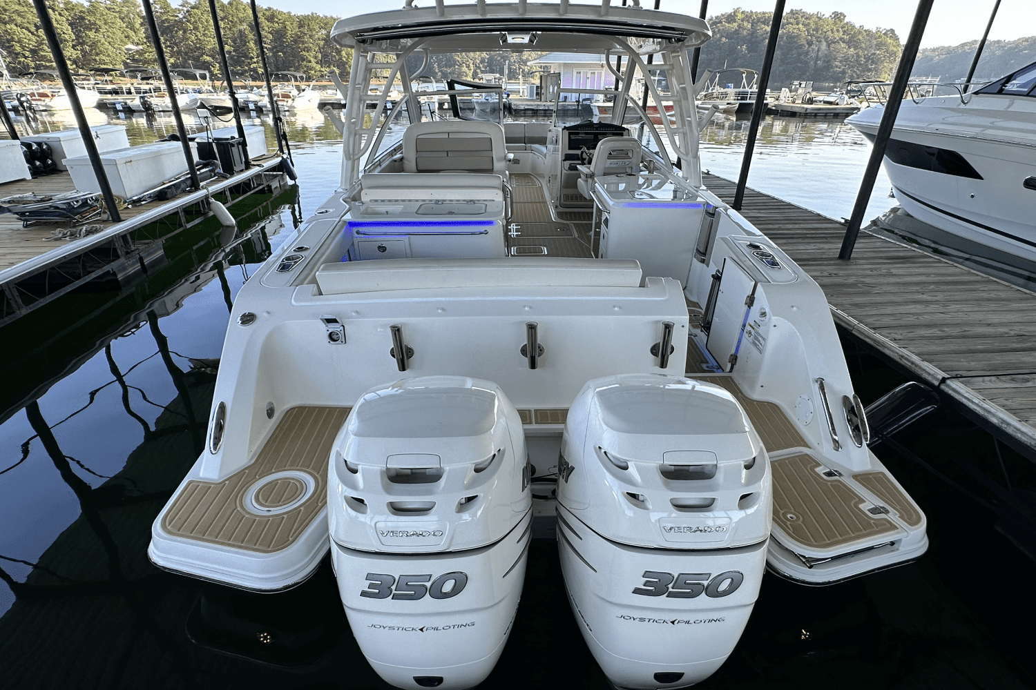 2017 Boston Whaler 320 VANTAGE Image Thumbnail #15