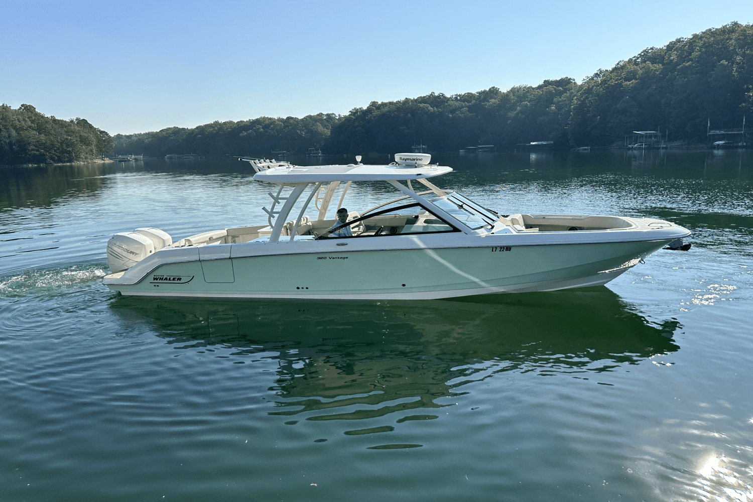 2017 Boston Whaler 320 VANTAGE Image Thumbnail #13