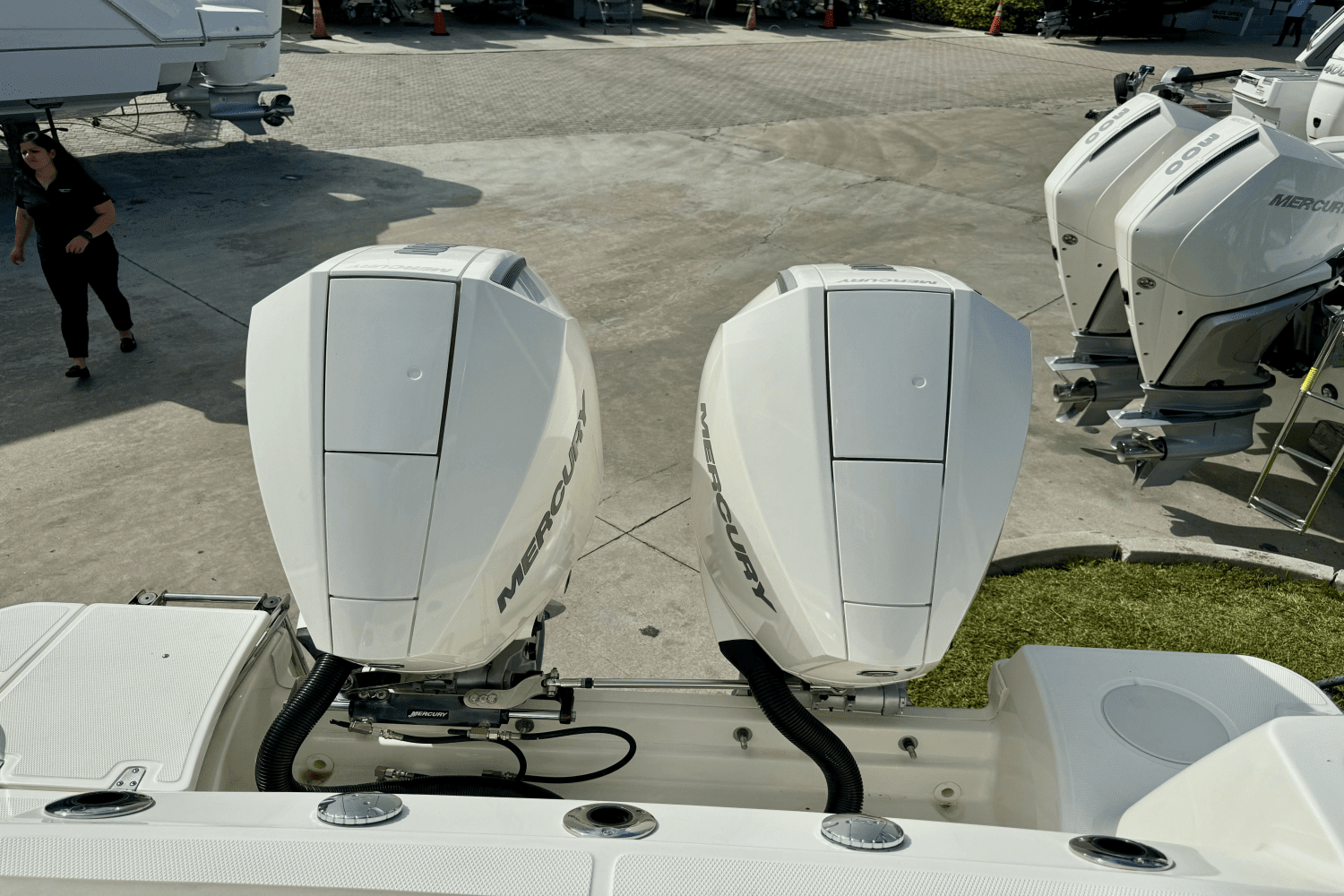 2019 Boston Whaler 250 OUTRAGE Image Thumbnail #7