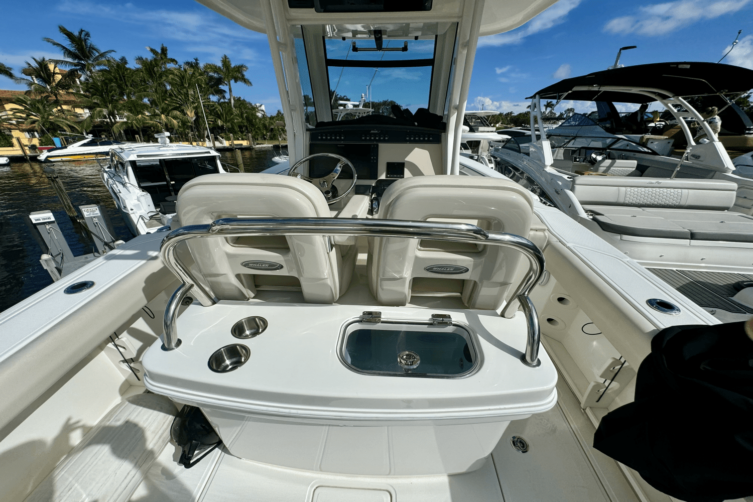 2019 Boston Whaler 250 OUTRAGE Image Thumbnail #4