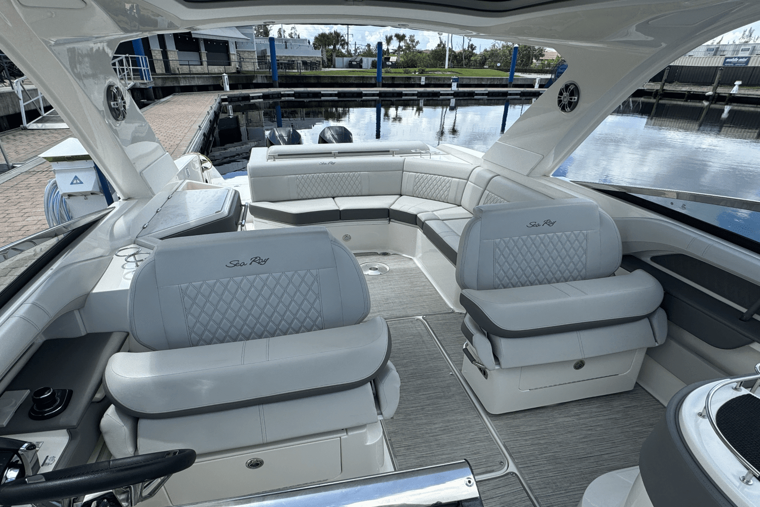 2022 Sea Ray 310SLX OB Image Thumbnail #21