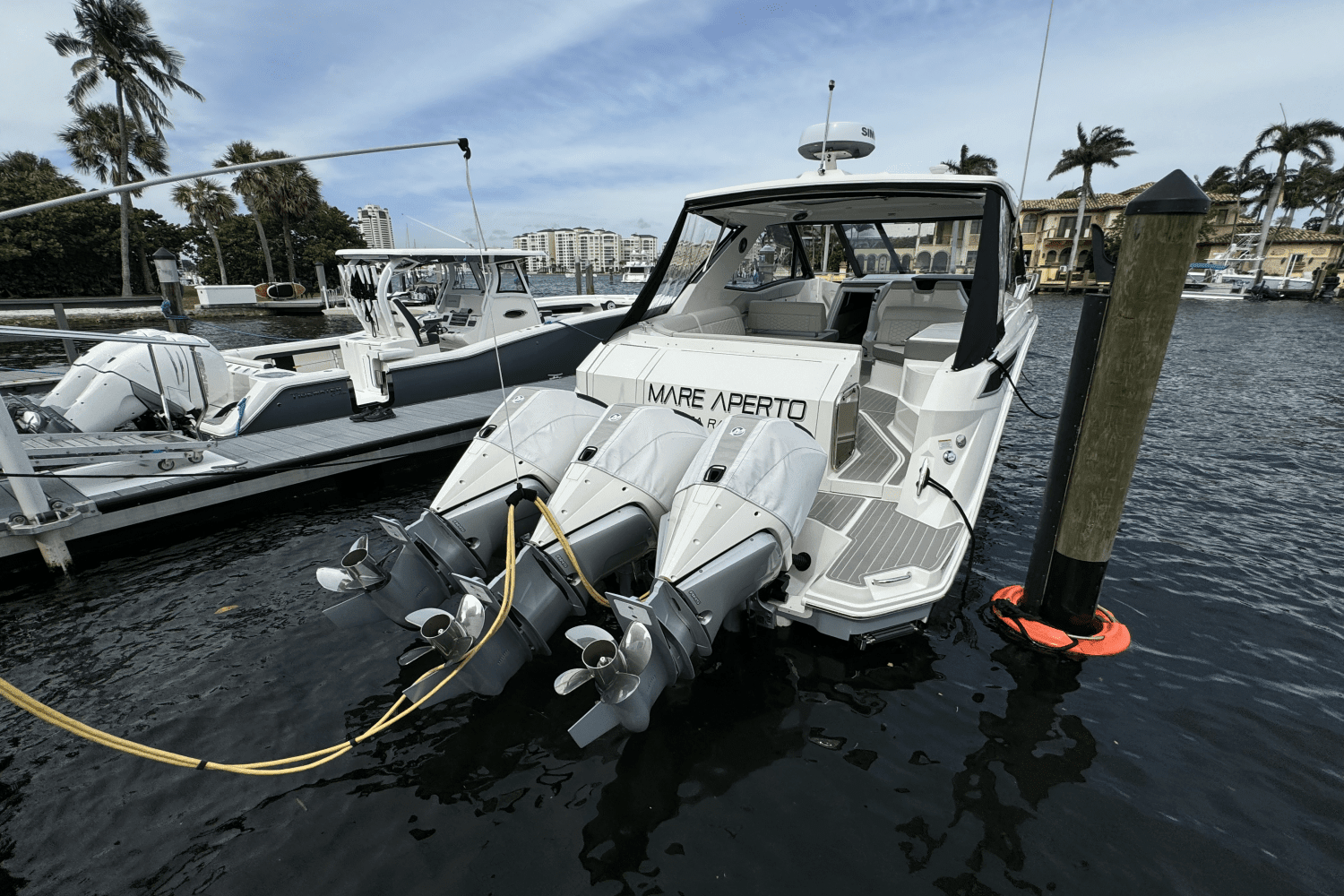 2023 Sea Ray 320 SUNDANCER OUTBOARD COUPE Image Thumbnail #8