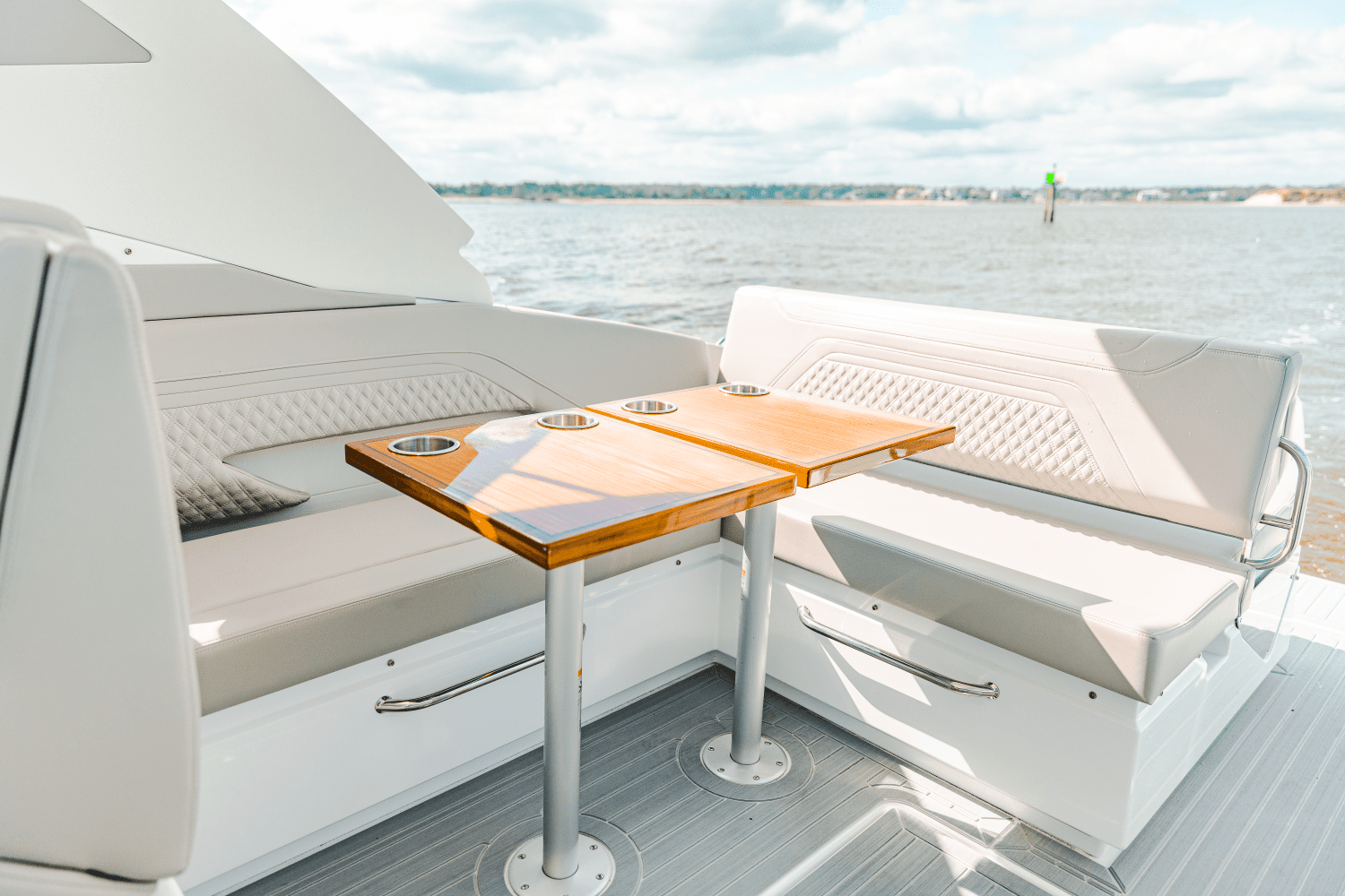 2025 Cruisers Yachts 34 GLS Outboard Image Thumbnail #39