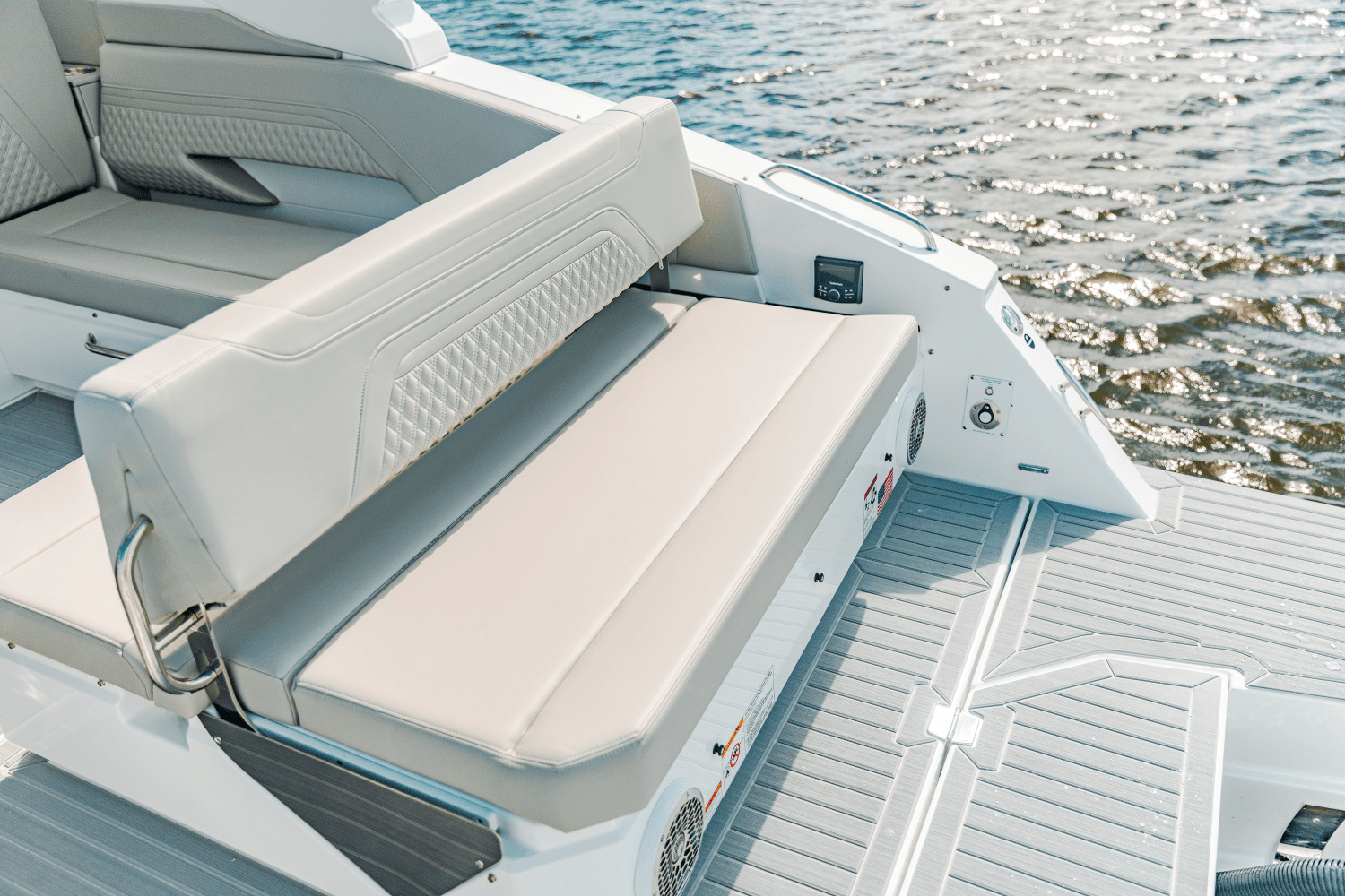 2025 Cruisers Yachts 34 GLS Outboard Image Thumbnail #36