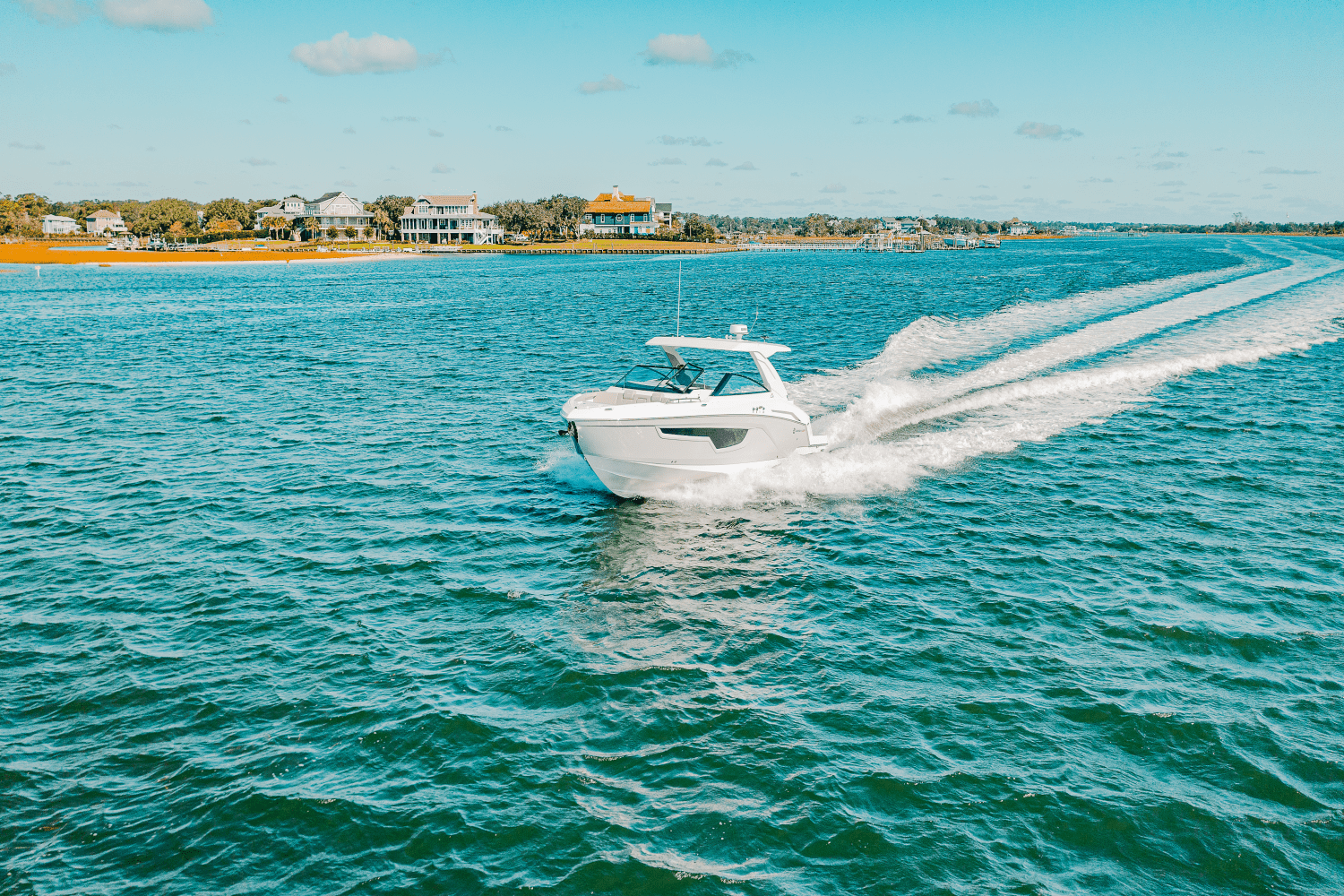 2025 Cruisers Yachts 34 GLS Outboard Image Thumbnail #12