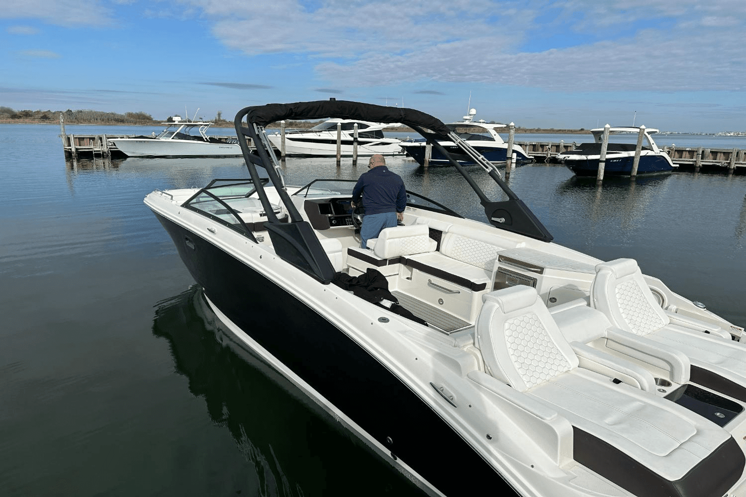 2023 Sea Ray SDX 290 Outboard Image Thumbnail #7