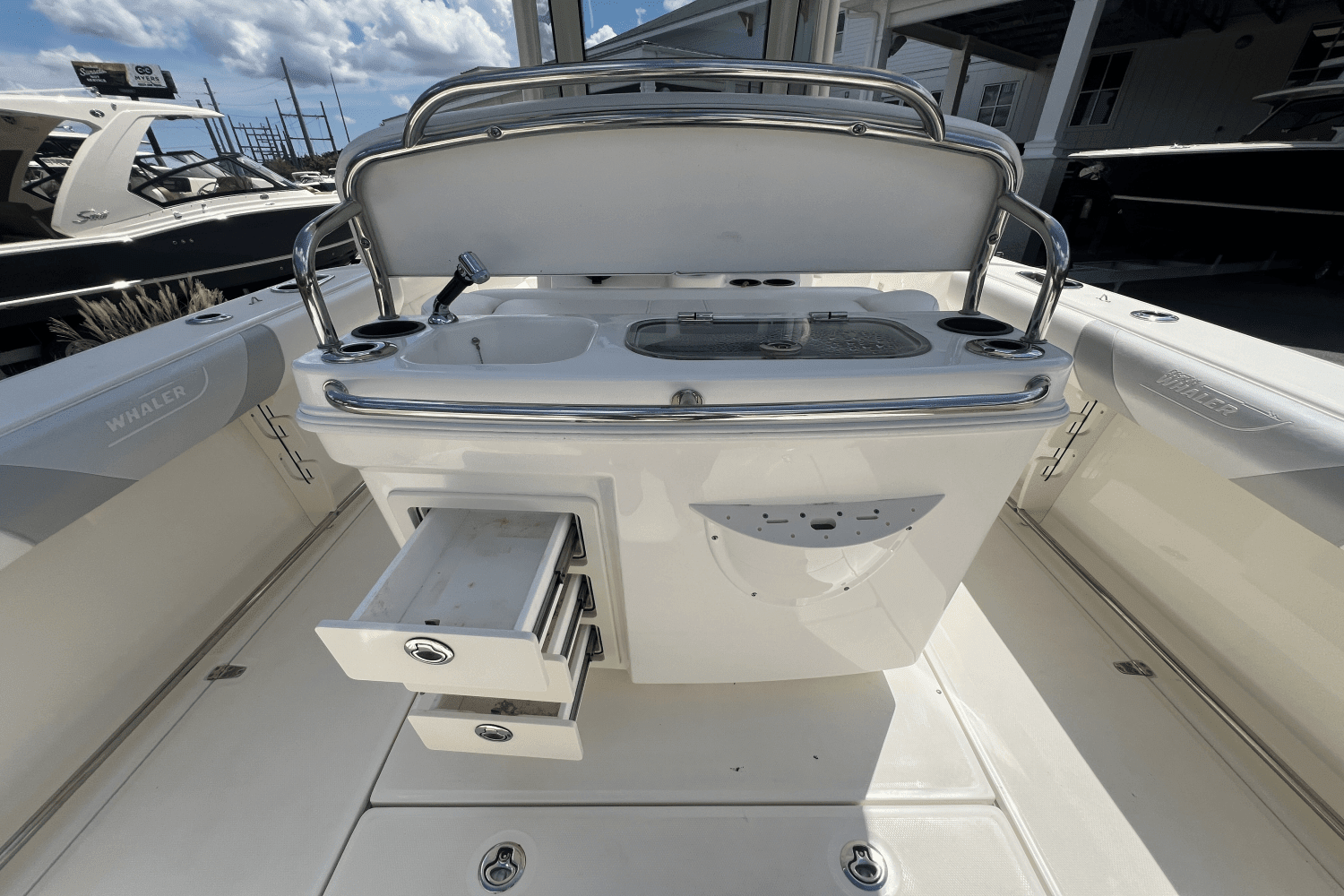 2015 Boston Whaler 250 Outrage Image Thumbnail #8