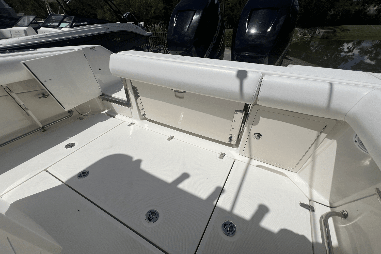 Thumbnail 4 for 2015 Boston Whaler 250 Outrage