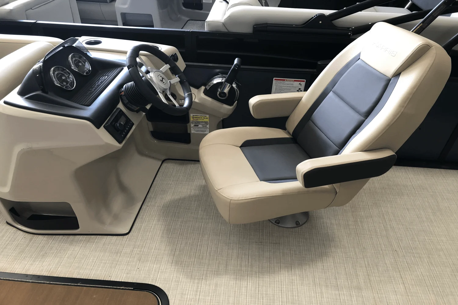 2025 Harris 230 Cruiser Image Thumbnail #9