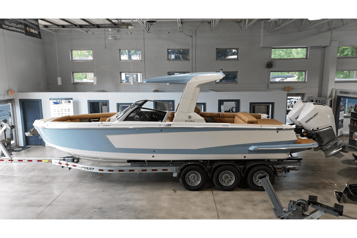 2025 Aviara AV28 Outboard