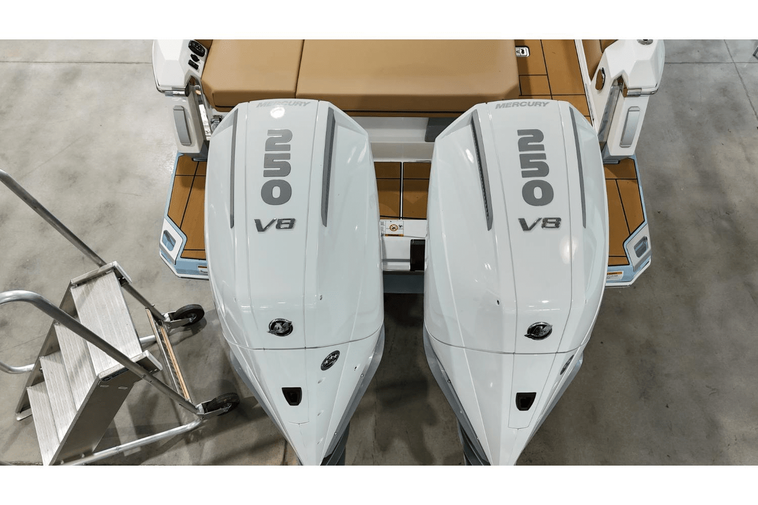 2025 Aviara AV28 Outboard Image Thumbnail #26