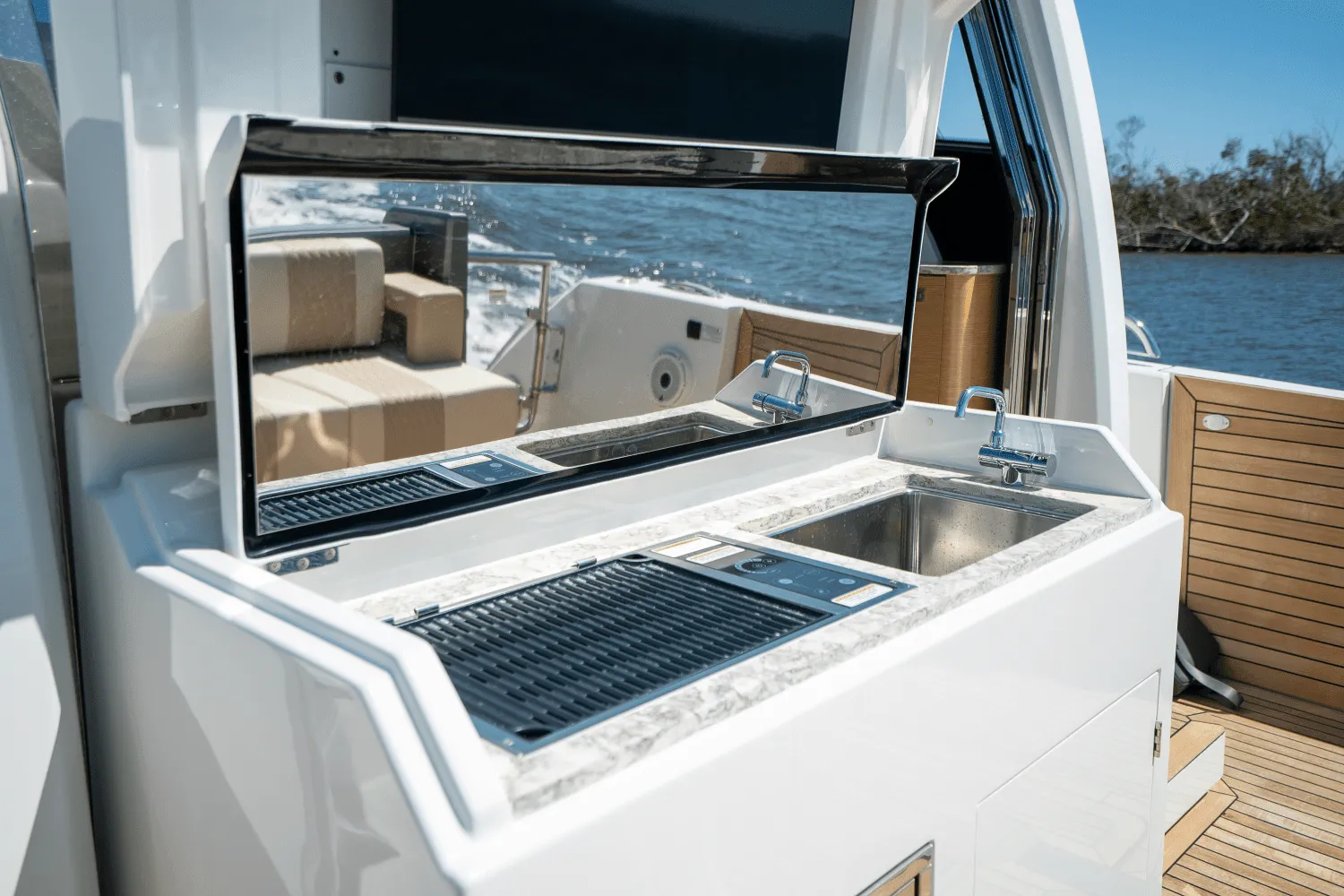 2021 Ocean Alexander 45 DIVERGENCE COUPE Image Thumbnail #19