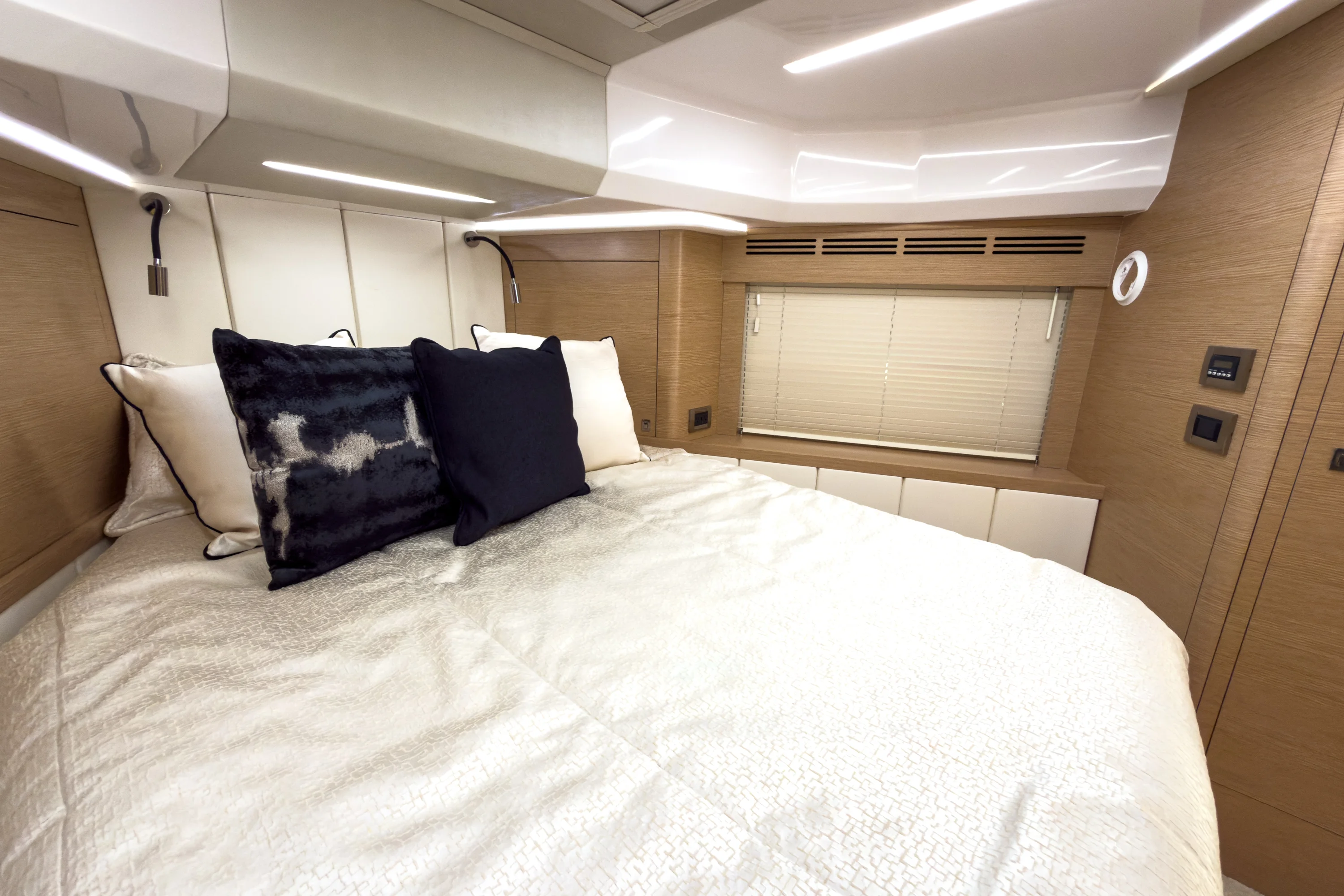 2021 Ocean Alexander 45 DIVERGENCE COUPE Image Thumbnail #33