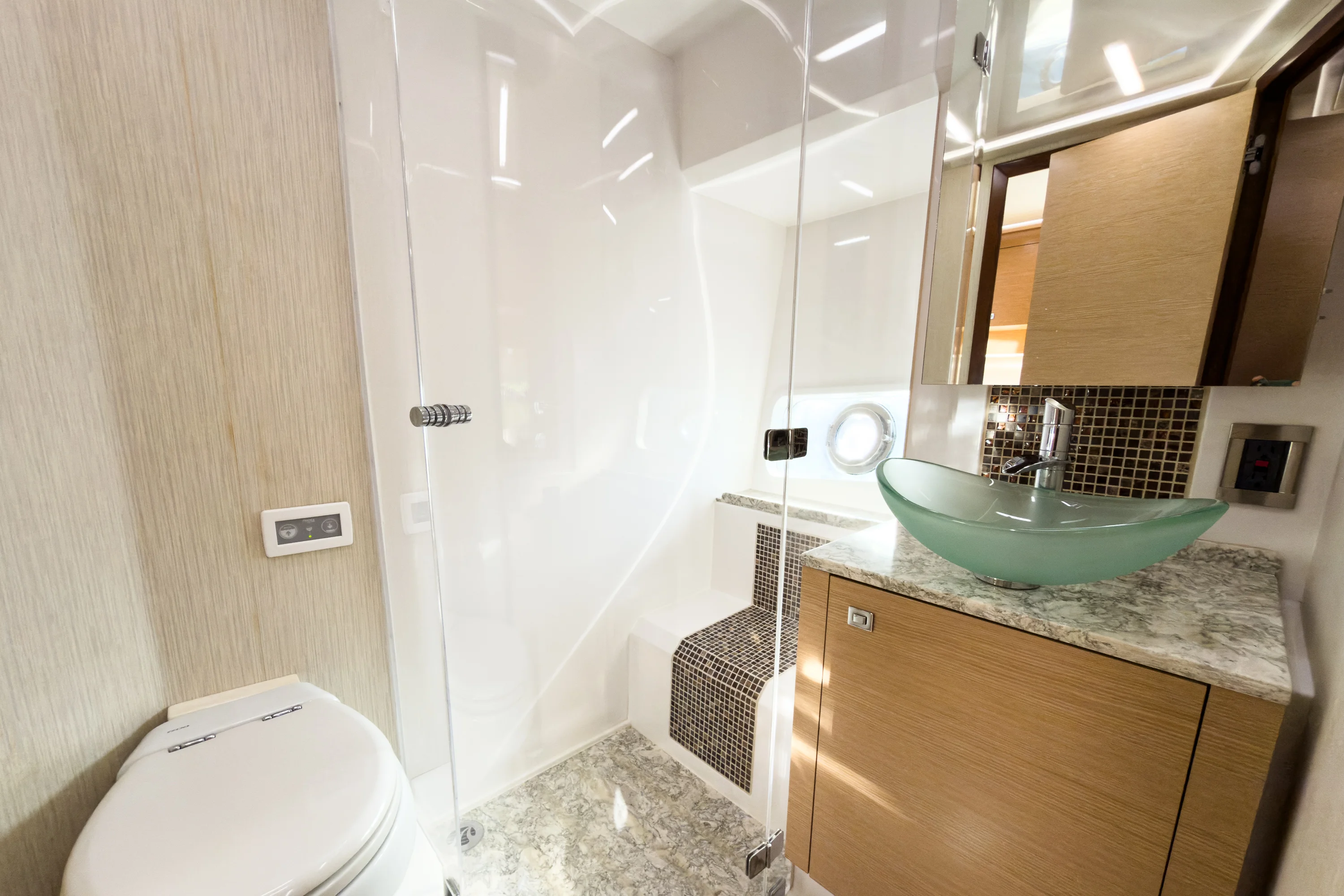 2021 Ocean Alexander 45 DIVERGENCE COUPE Image Thumbnail #35