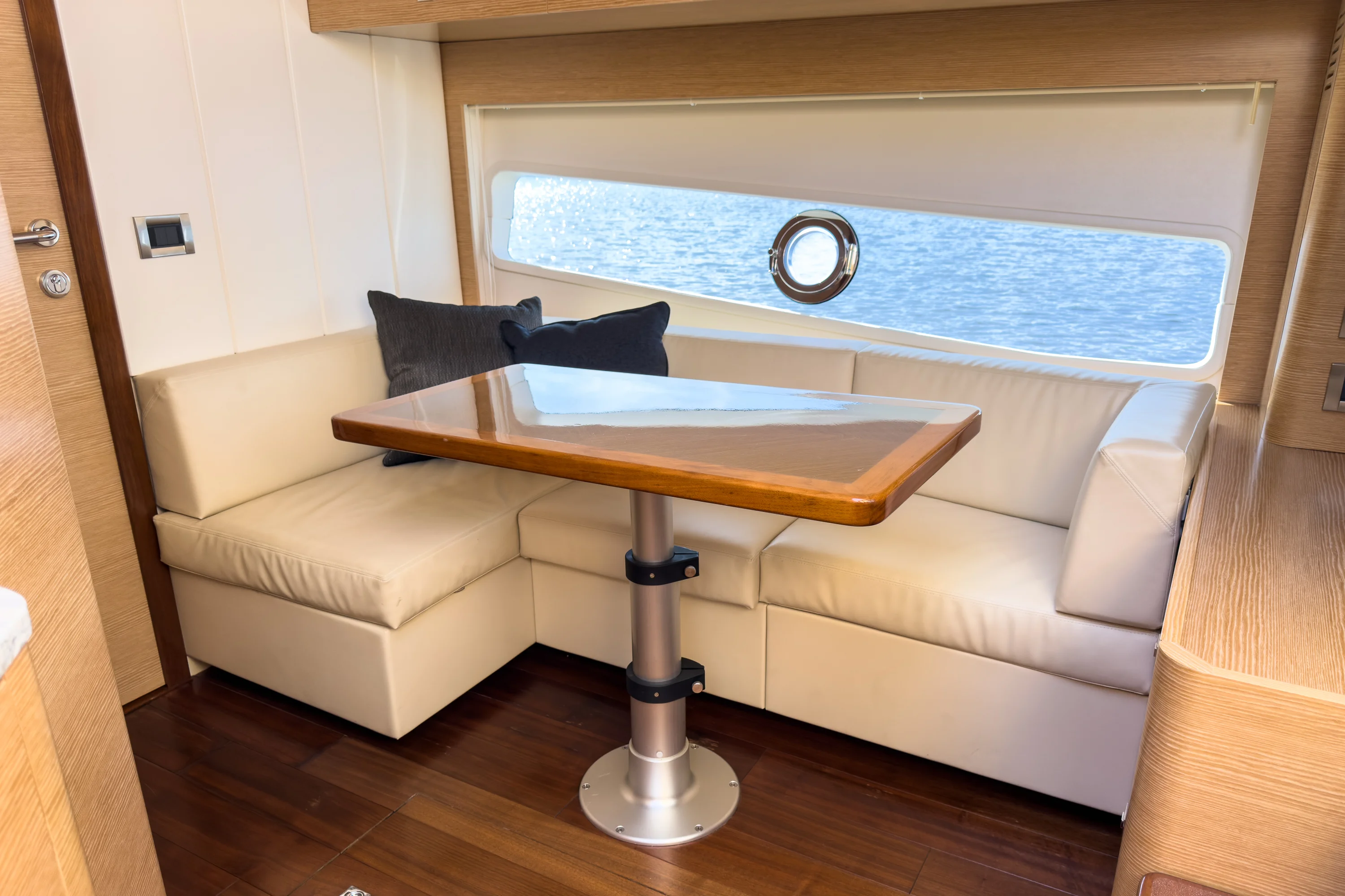 2021 Ocean Alexander 45 DIVERGENCE COUPE Image Thumbnail #27