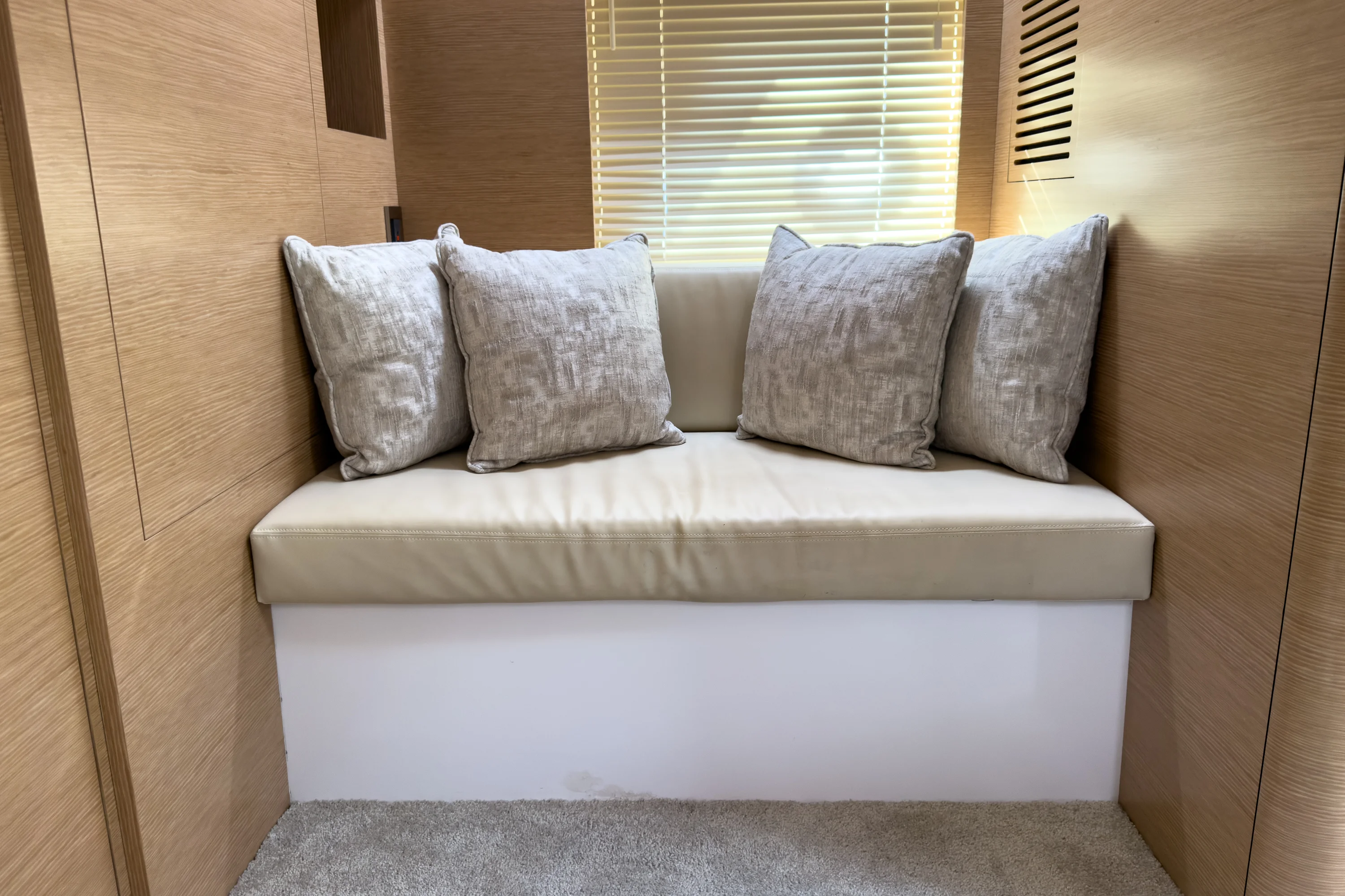 2021 Ocean Alexander 45 DIVERGENCE COUPE Image Thumbnail #38