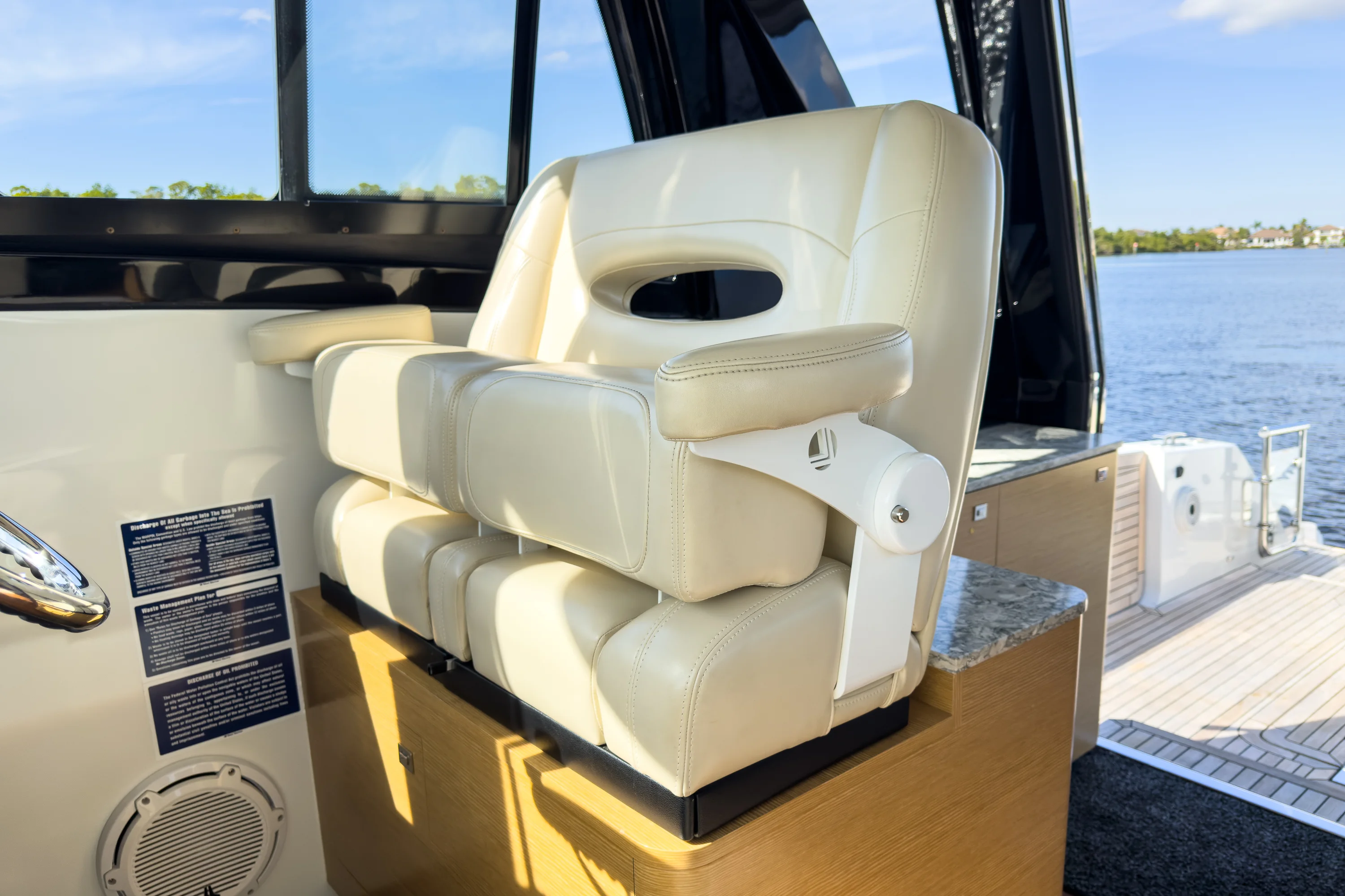 2021 Ocean Alexander 45 DIVERGENCE COUPE Image Thumbnail #22